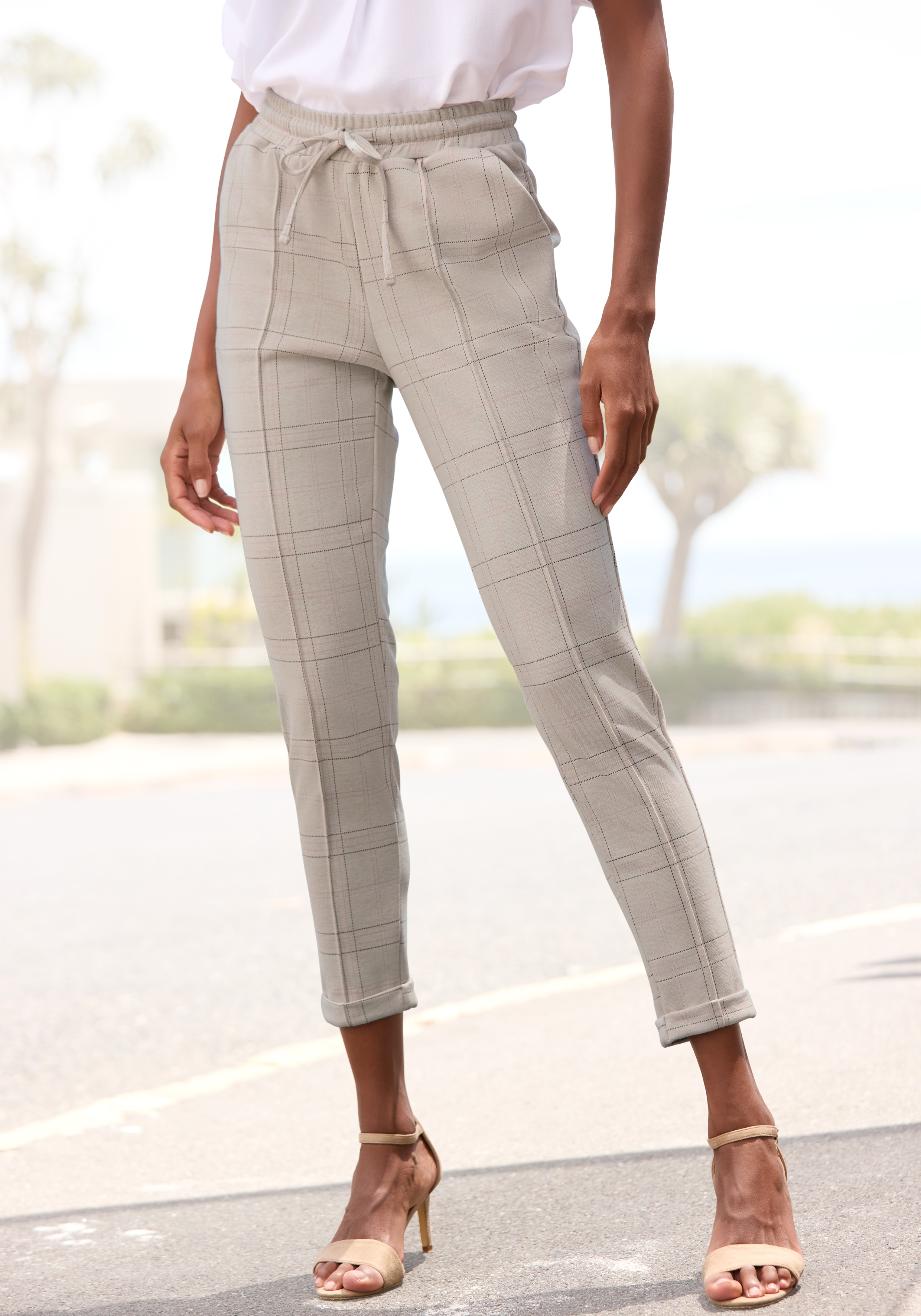 Vivance Jogger Pants "aus bequemen Stretchstoff" mit Karomuster, Schlupfhose, enge Passform, casual-chic, Sommerhose