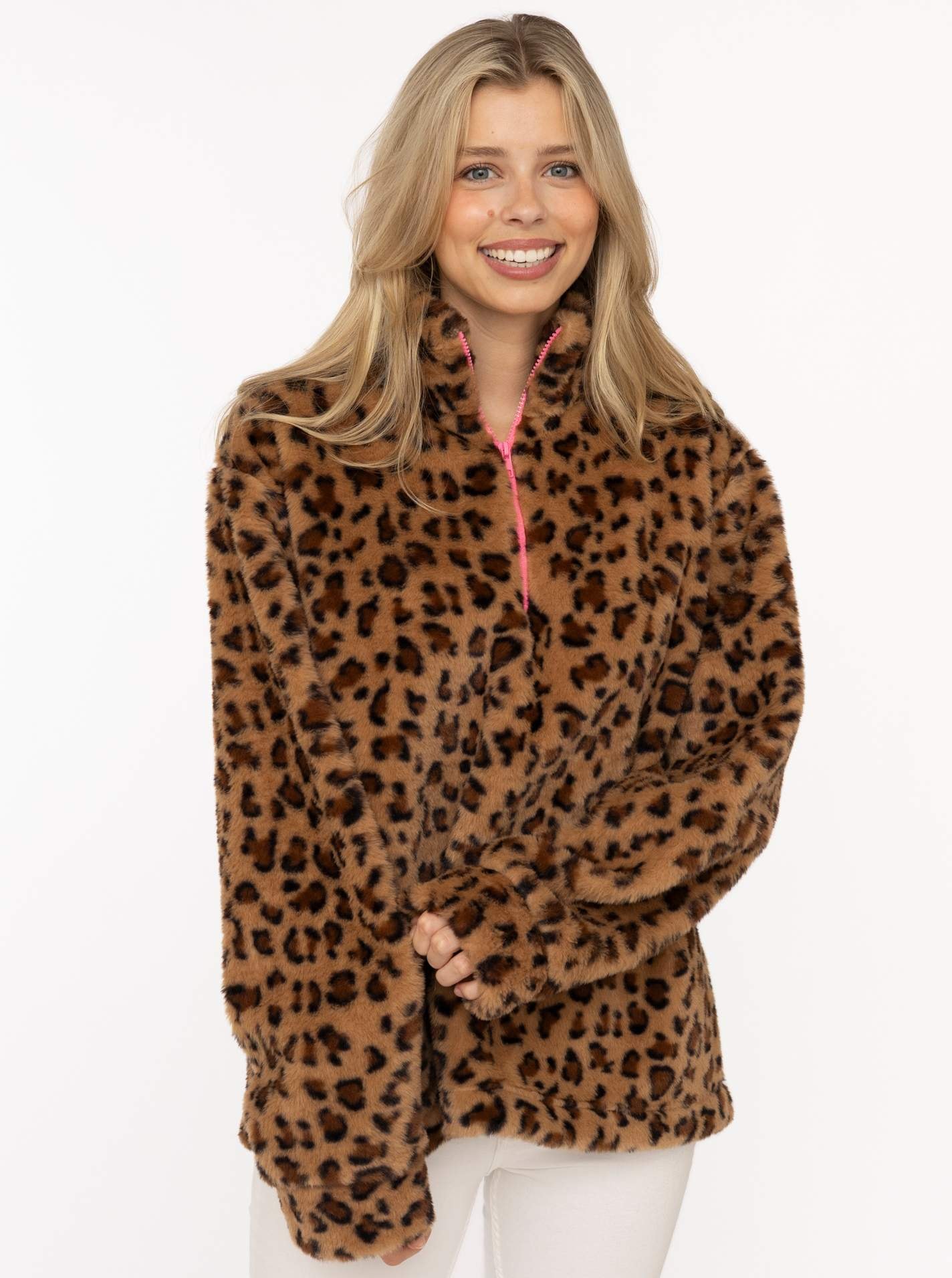 Zwillingsherz Troyer "Fake Fur Troyer Cozy Leo" mit Stehkragen, Reißverschluß, flauschiges Material, Leo-Allover