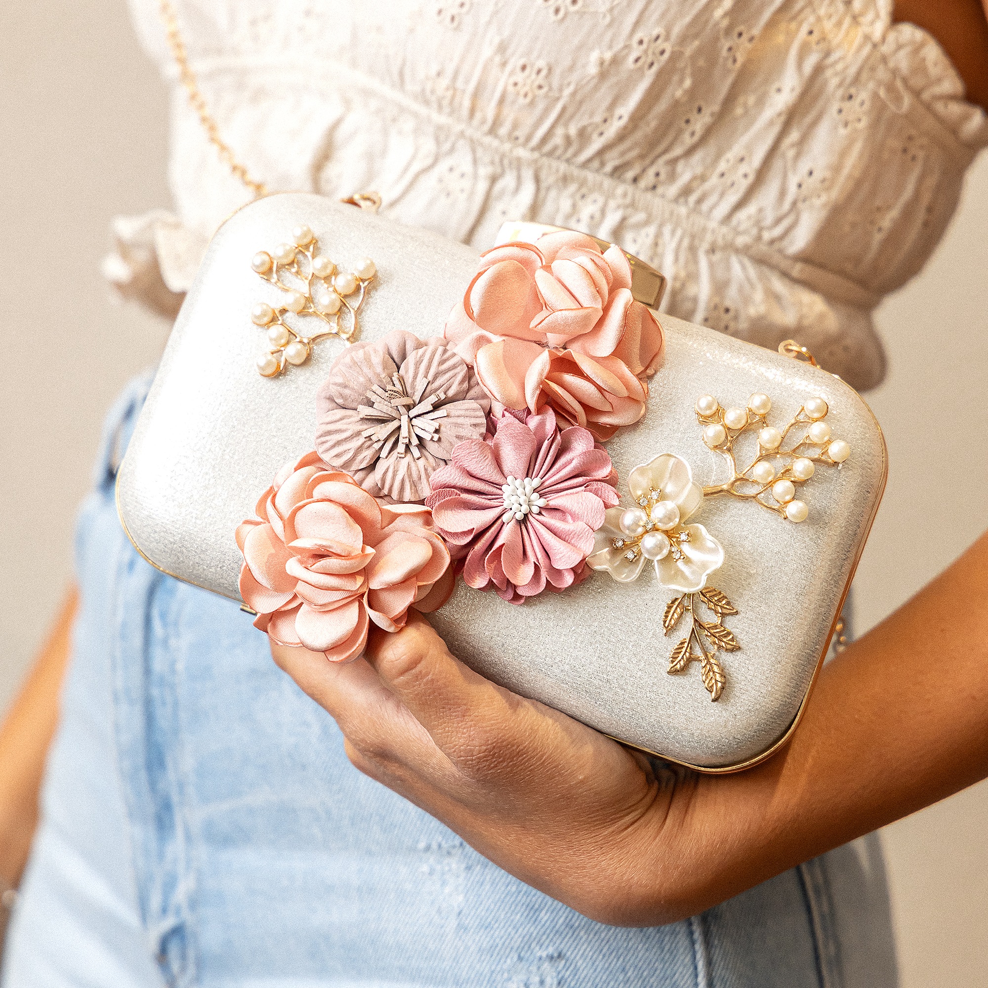 Steuer Abendtasche "Perlen, Glassteine mit Blumenzierde" günstig online kaufen