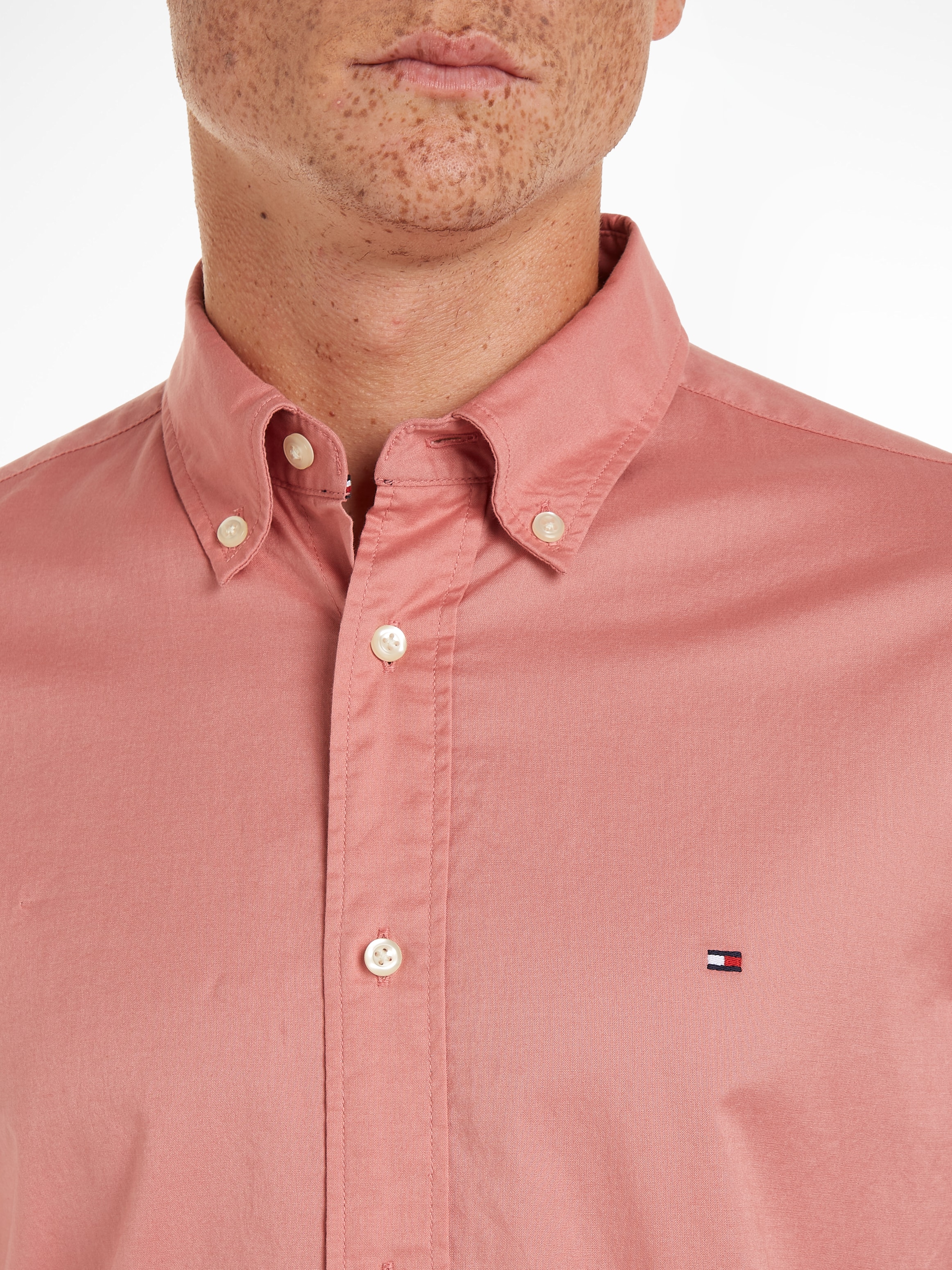 Tommy Hilfiger Langarmhemd »FLEX POPLIN RF SHIRT«, mit Tommy Hilfiger Labelschild innen an der Knopfleiste