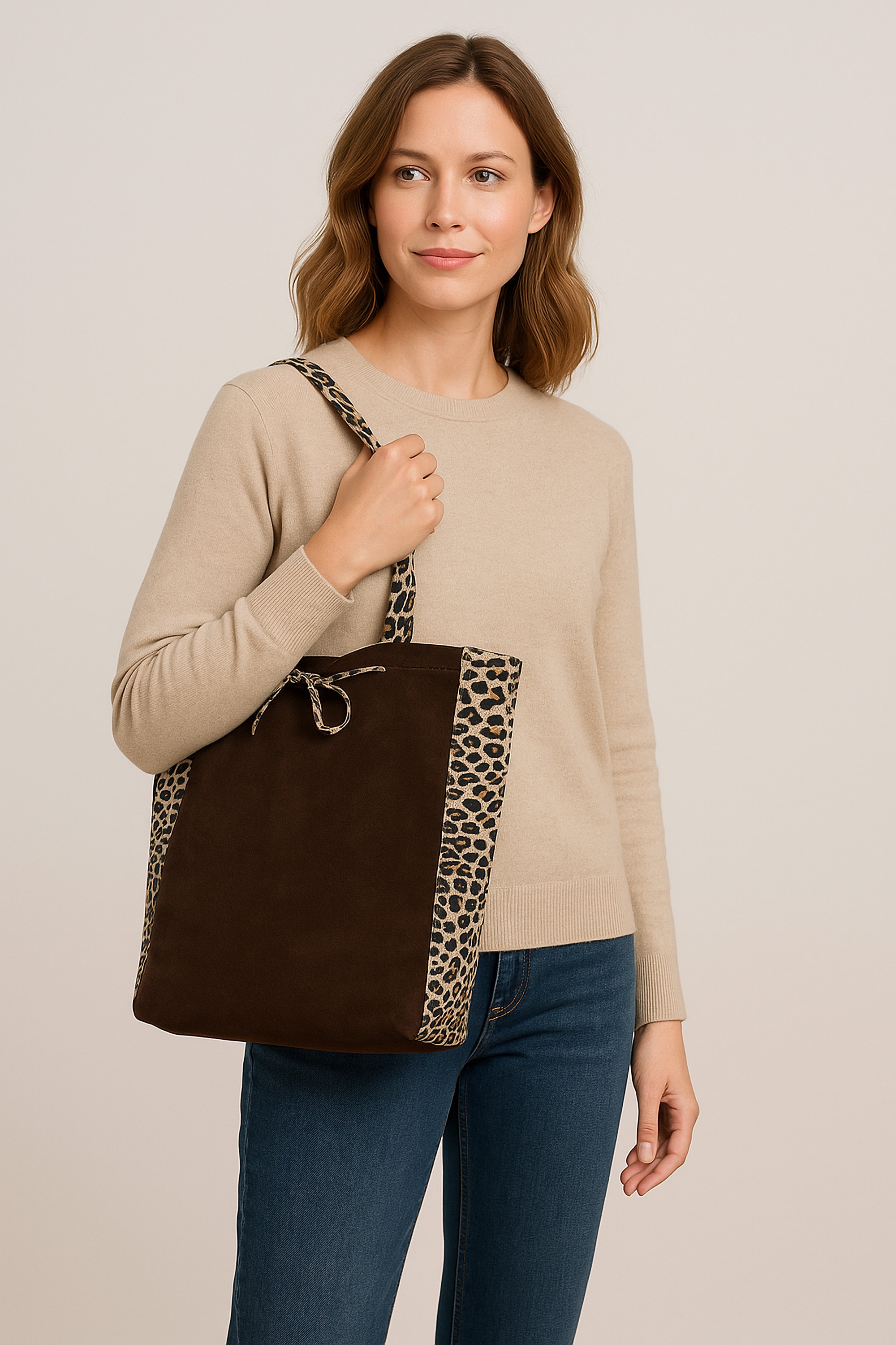 COLLEZIONE ALESSANDRO Schultertasche »Leo Wonder« aus echtem Leder mit Leo Druck