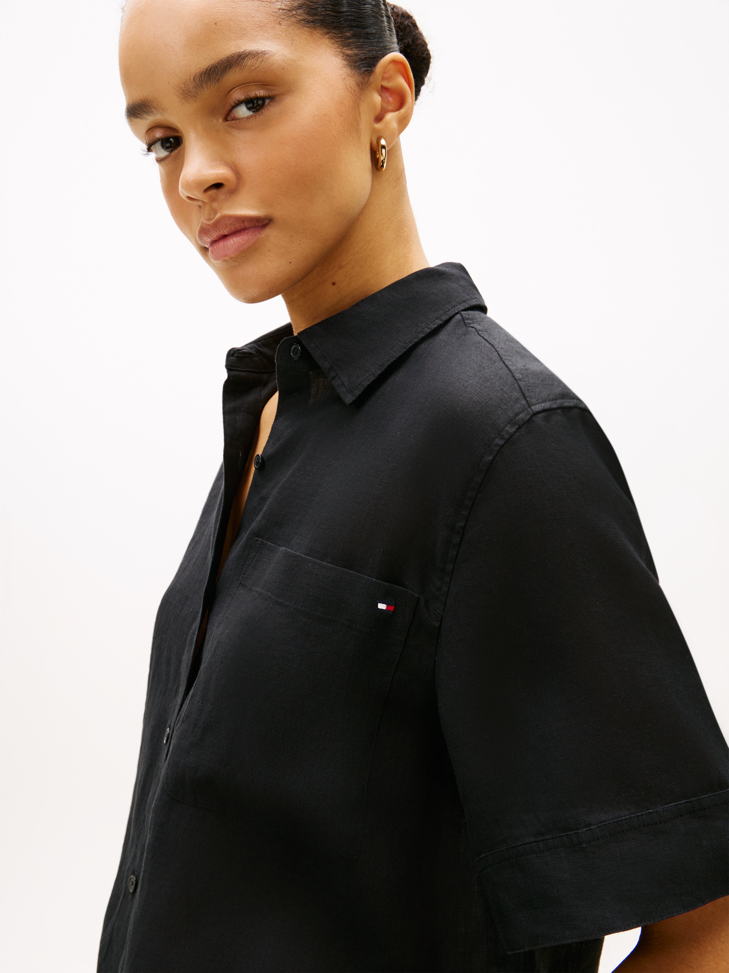 Tommy Hilfiger Kurzarmbluse »ESS LINEN SHORT SLEEVE SHIRT« mit aufgesetzter Brusttasche und Flag-Stickerei, reines Leinen