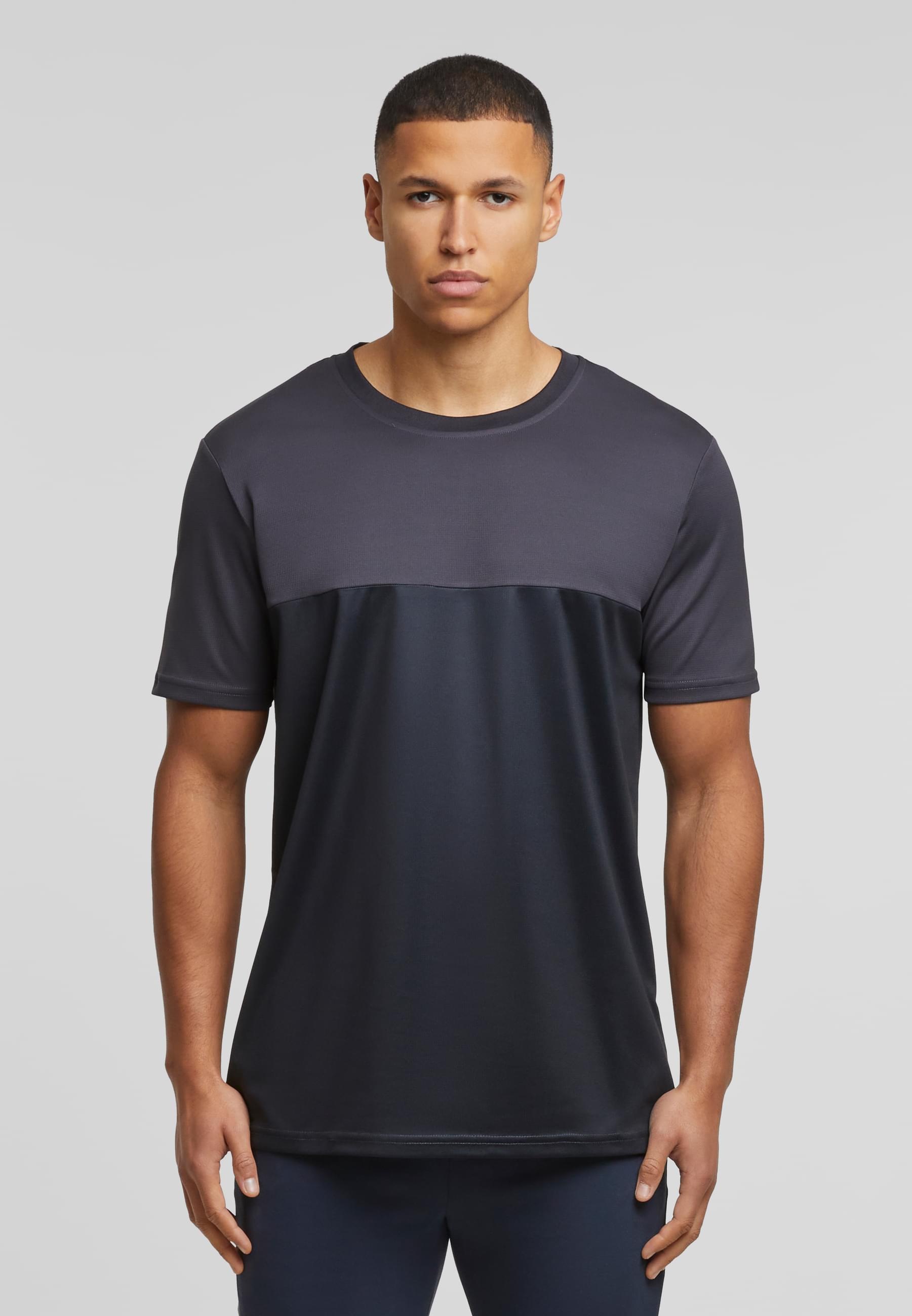 MisterTee T-Shirt »MisterTee Basic T-Shirt«, (1 tlg.)