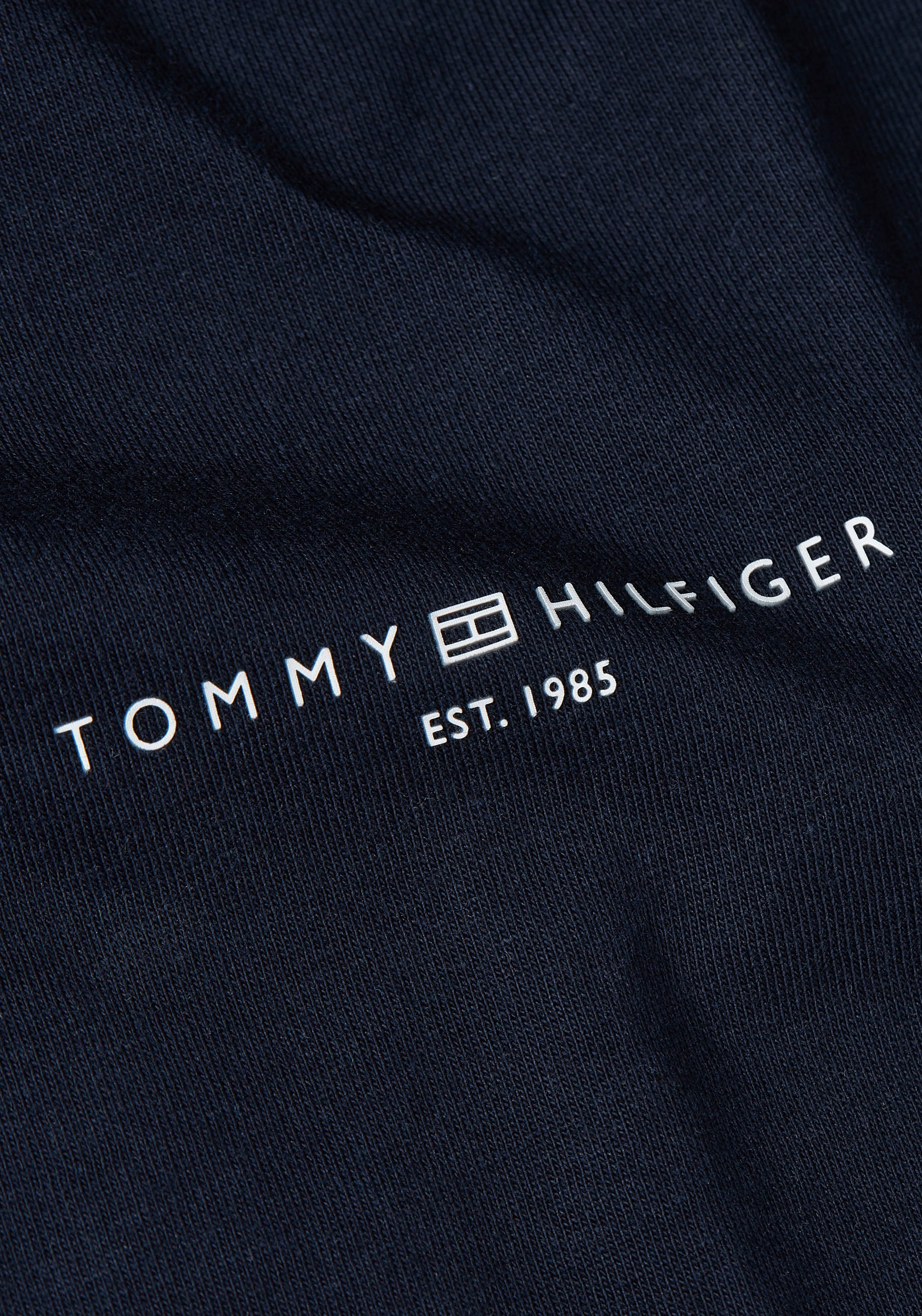 Tommy SS«, für CORP TEE BAUR Hilfiger Mit DRSS Hilfiger »1985 REG | Tommy bestellen Shirtkleid Schriftzug MINI