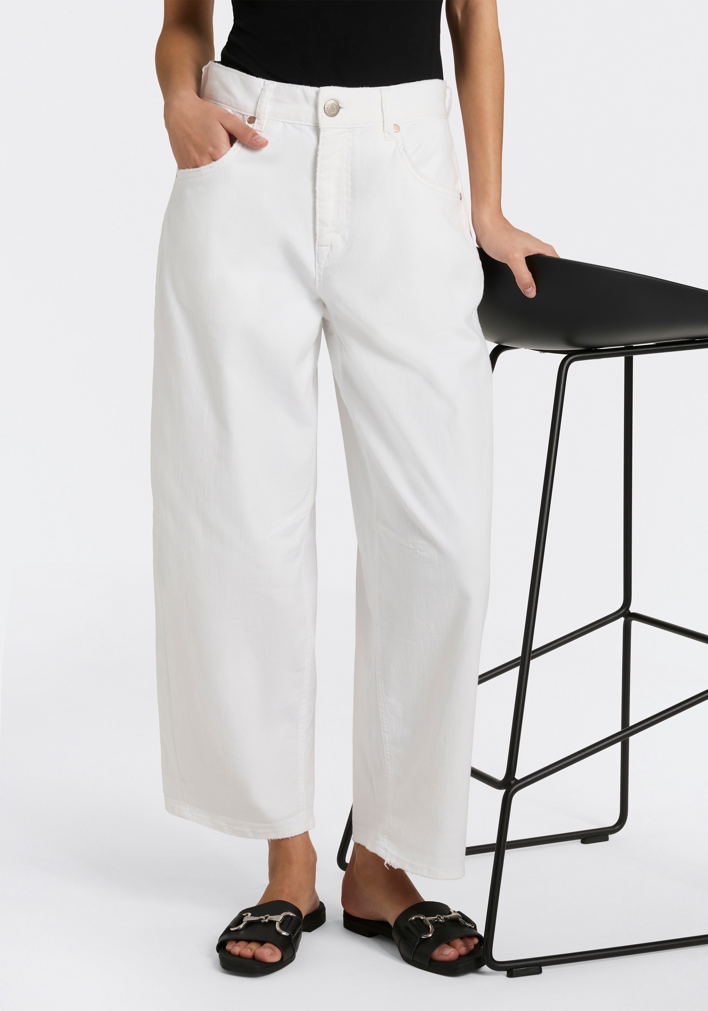 Herrlicher 5-Pocket-Jeans "Barrow Denim White Stretch" im Barrel Fit, Abnäher