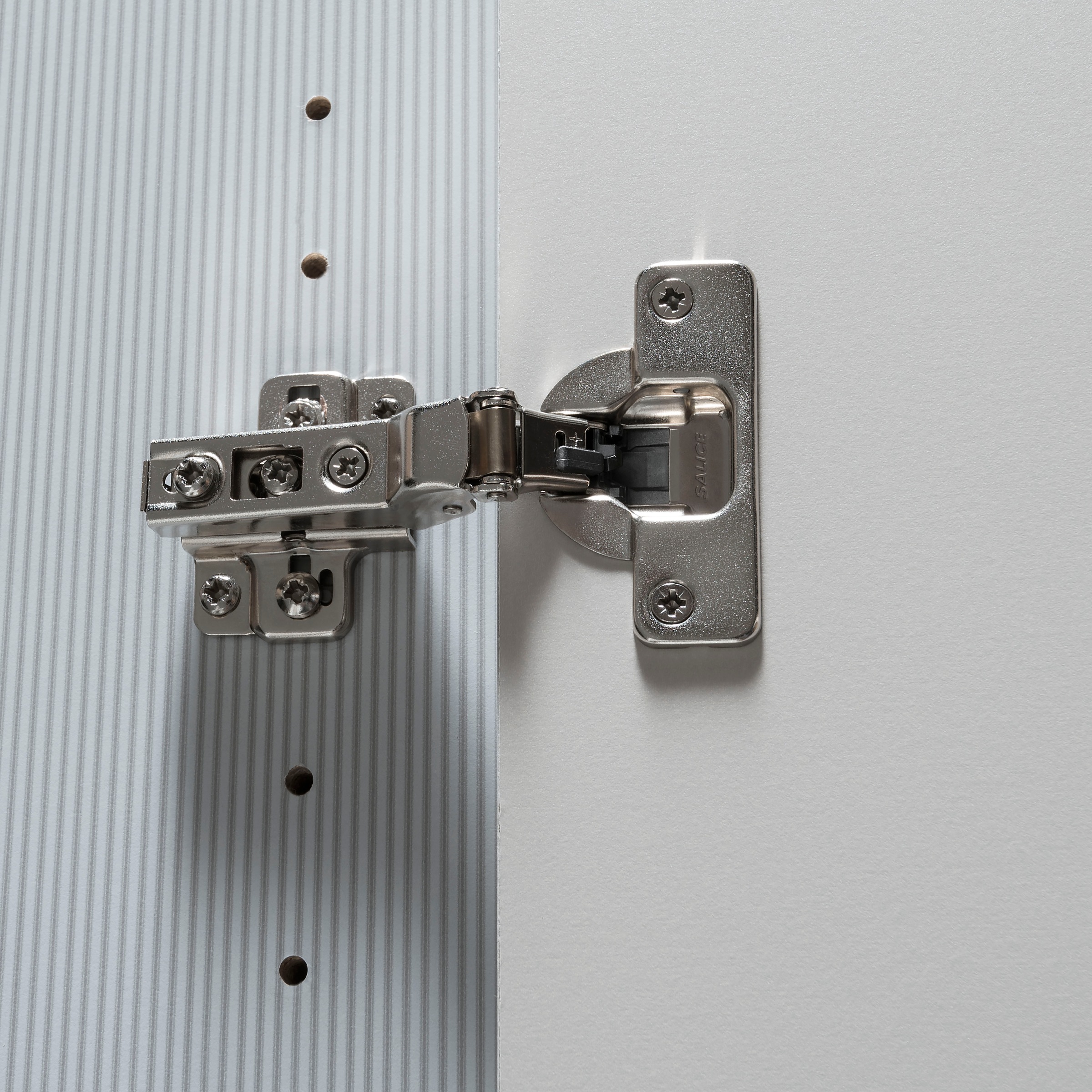 WIEMANN Drehtürenschrank »Monaco« mit Glasfront sowie hochwertigen Beschlägen inkl. Dämpfung