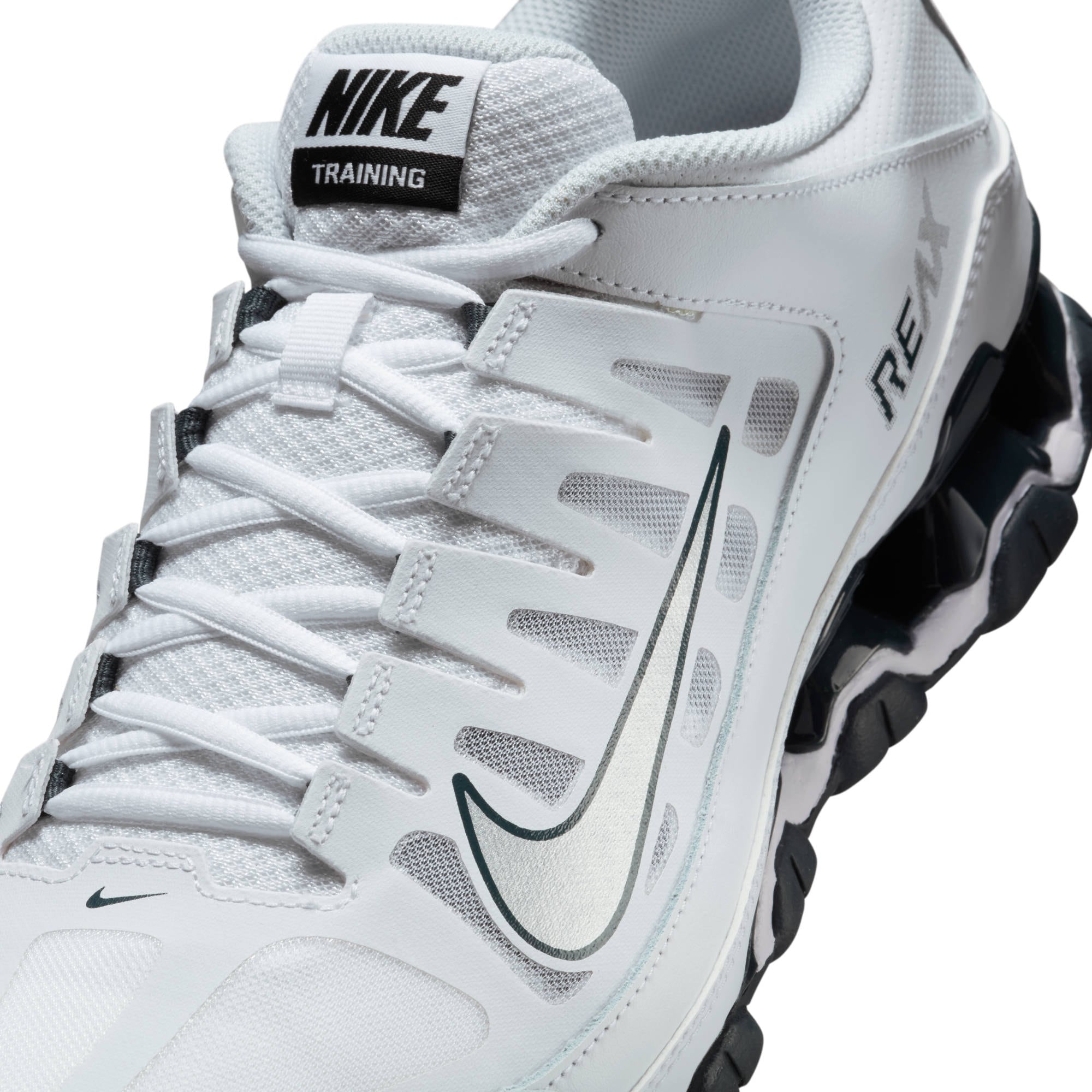 Nike Trainingsschuh »REAX 8 TR MESH«