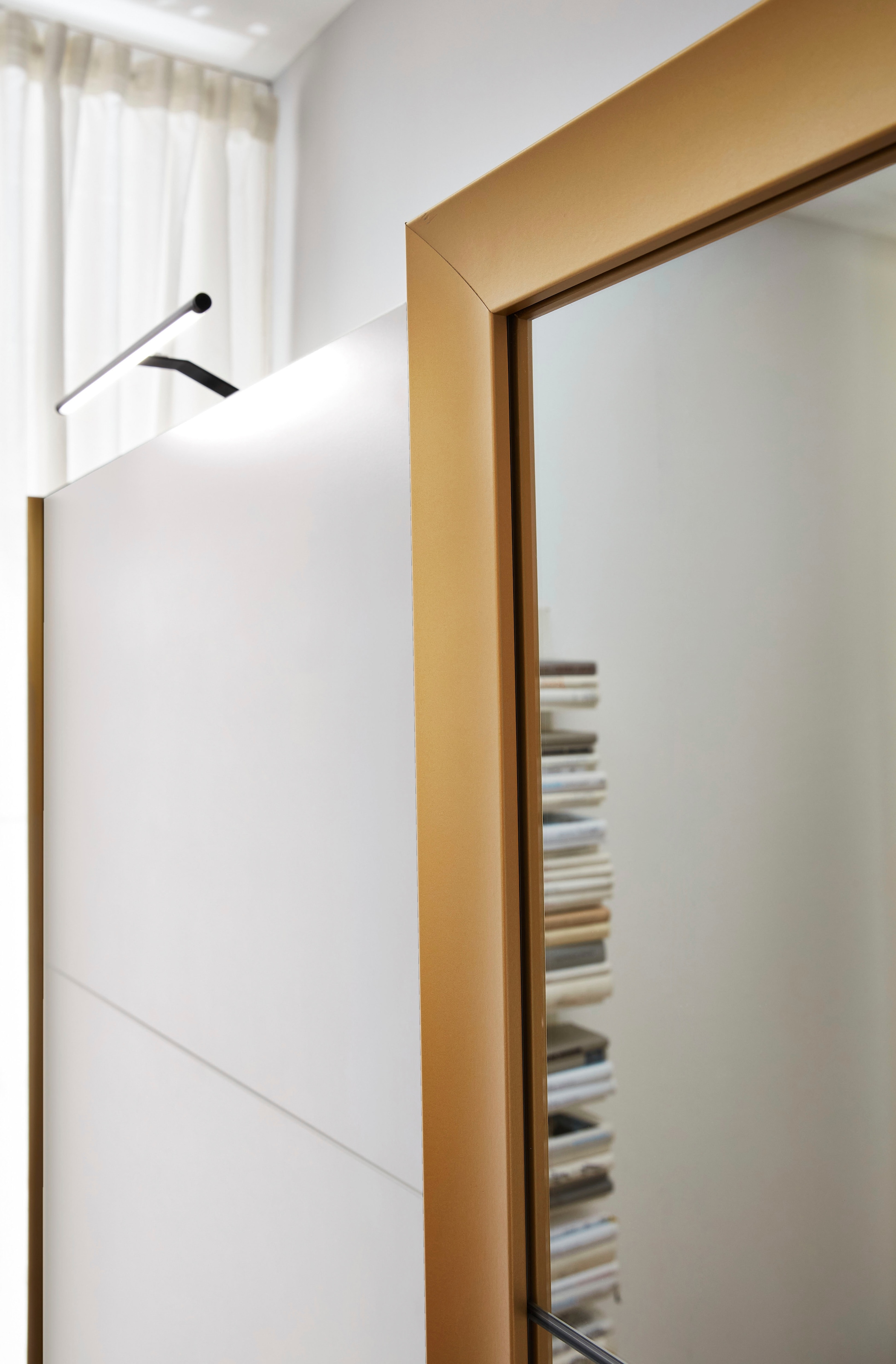 Wimex Schwebetürenschrank »Katar, Kleiderschrank erhältlich in den Breiten 225cm und 270cm« inkl. Spiegel, Akzente in Gold