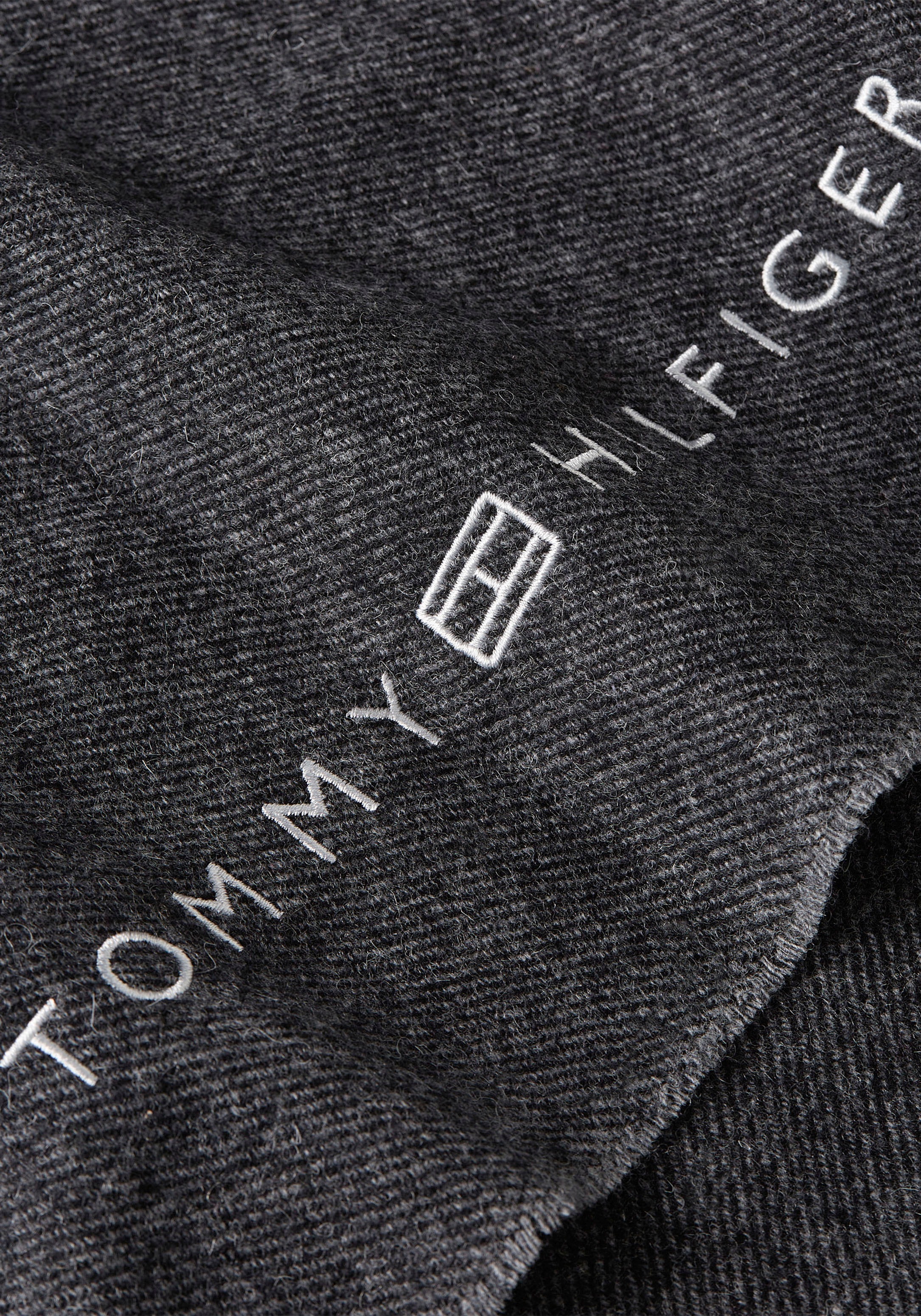 28 Wollschal für | Branding Hilfiger x Details, SCARF«, Modeschal BAUR Tommy mit »CORPORATE kaufen 120 WOVEN cm