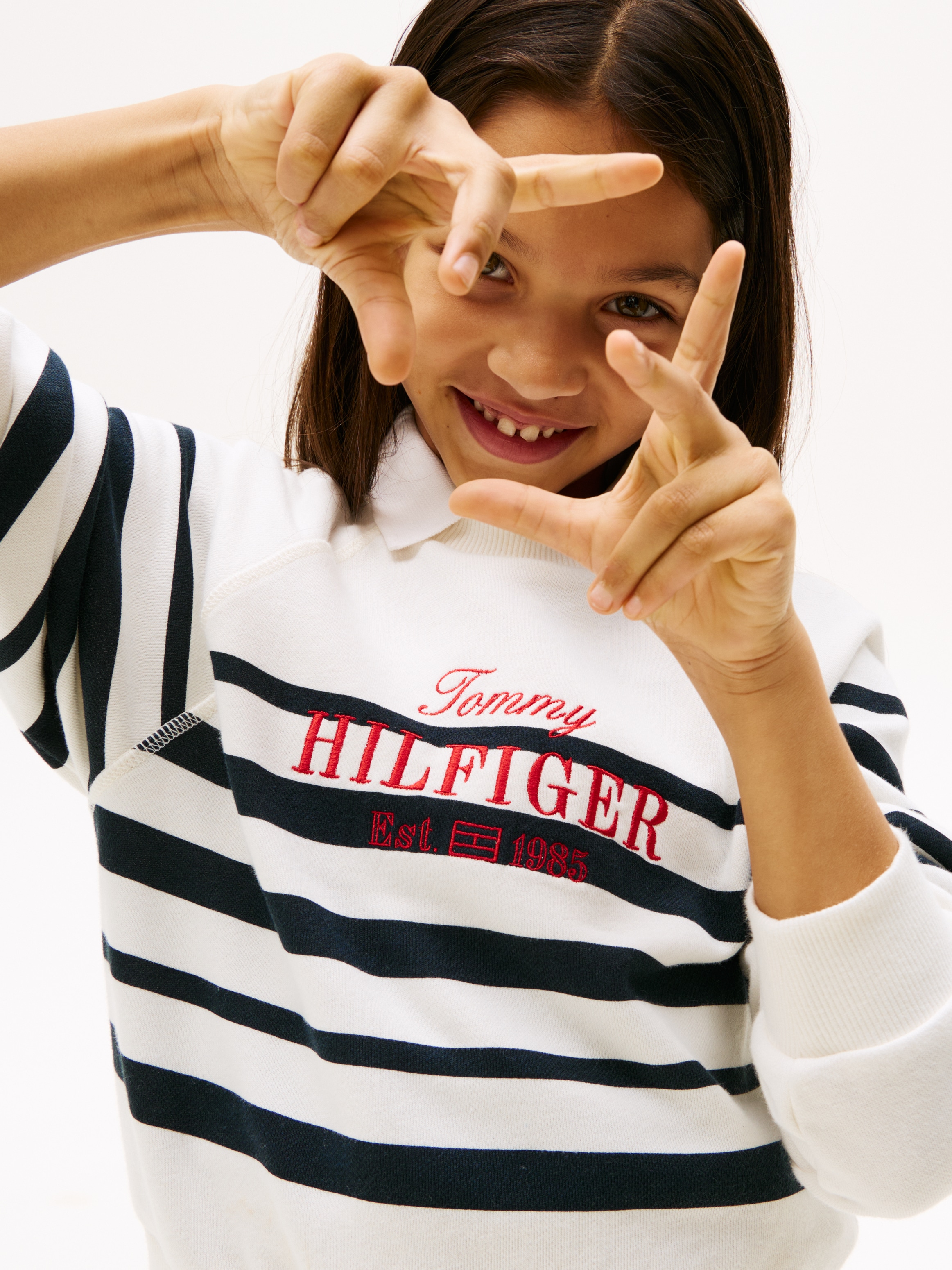 Tommy Hilfiger Sweatshirt »TOMMY SCRIPT CN SWEATSHIRT«, mit Logostickerei, mit Streifenmuster