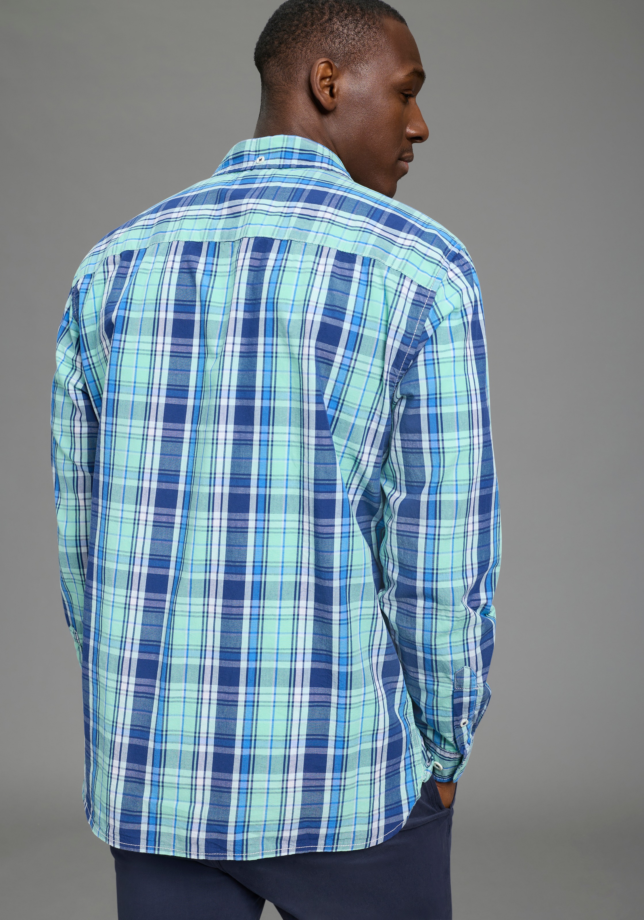 DELMAO Karohemd Langarm mit Ärmelschlitz, aus Baumwolle, taillierte Passfor günstig online kaufen