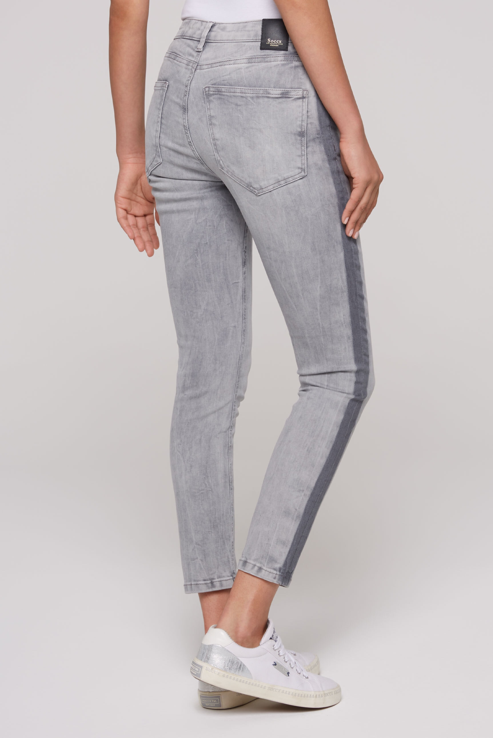 SOCCX Slim-fit-Jeans, mit verkürztem Bein