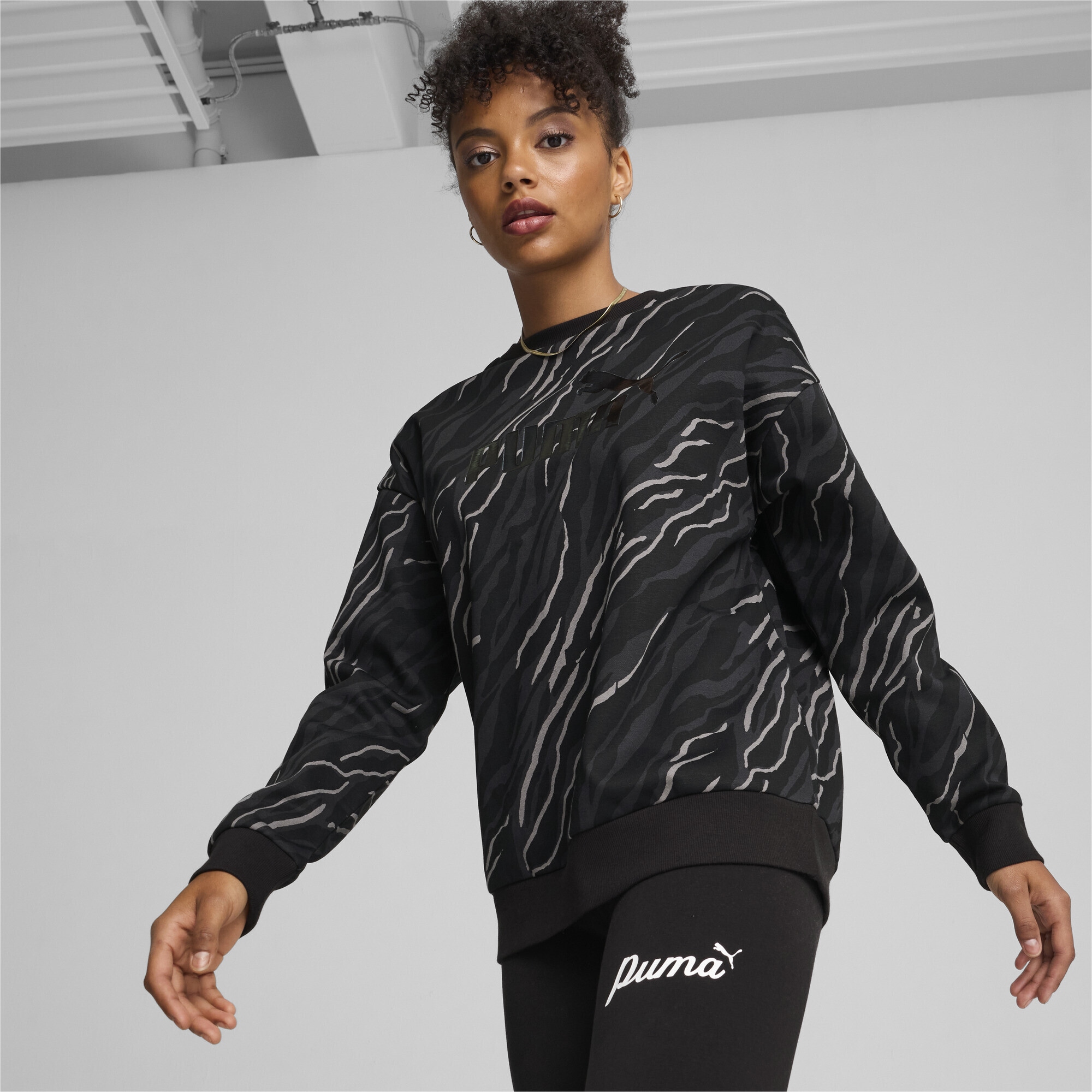 PUMA Sweatshirt »ESS+ ANIMAL Graphic Rundhalsshirt Damen«