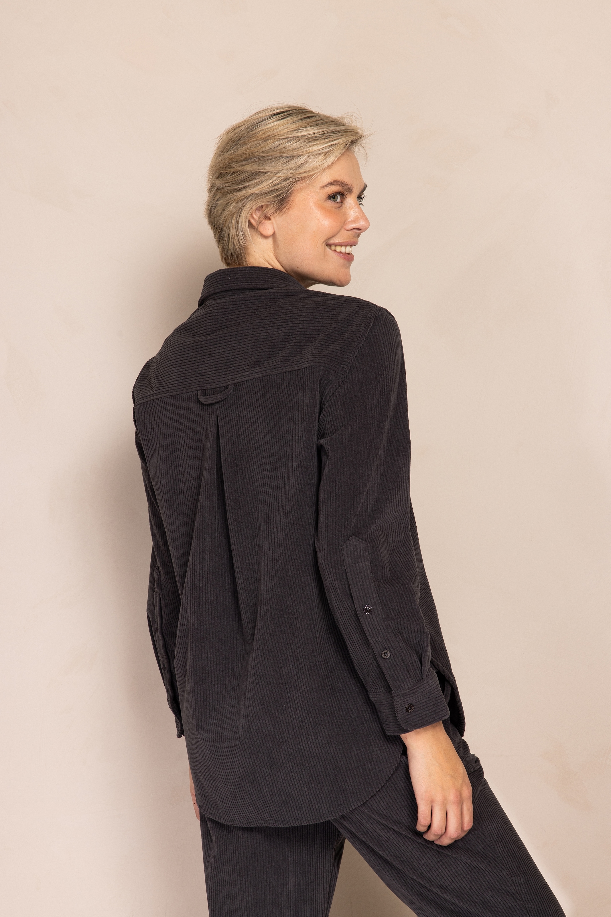 Zhrill Hemdbluse »ZHTJURA«, mit feiner Cordstruktur, lockerer, gerader Schnitt