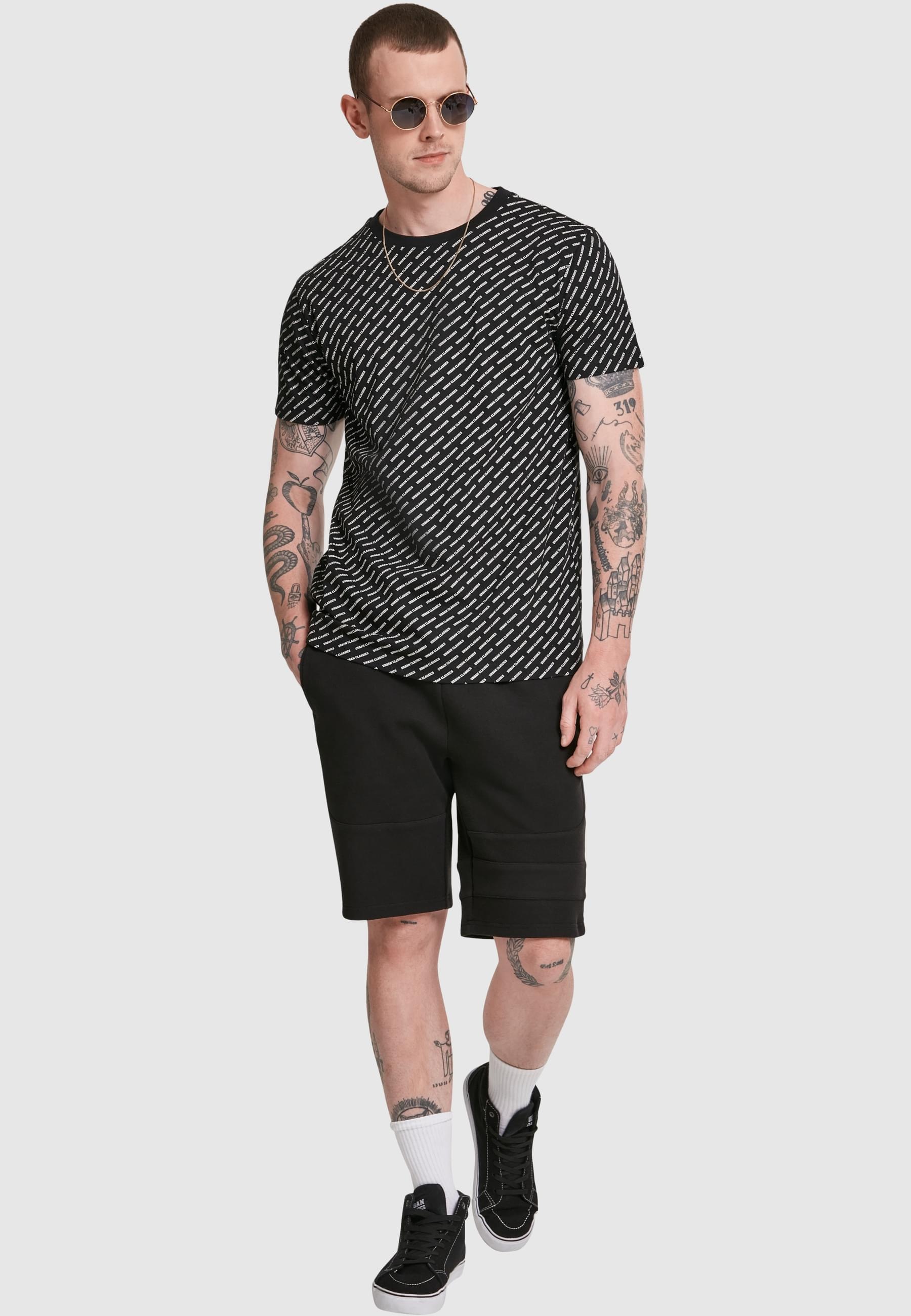 URBAN CLASSICS T-Shirt »Urban Classics Herren Allover Logo Tee«, (1 tlg.)