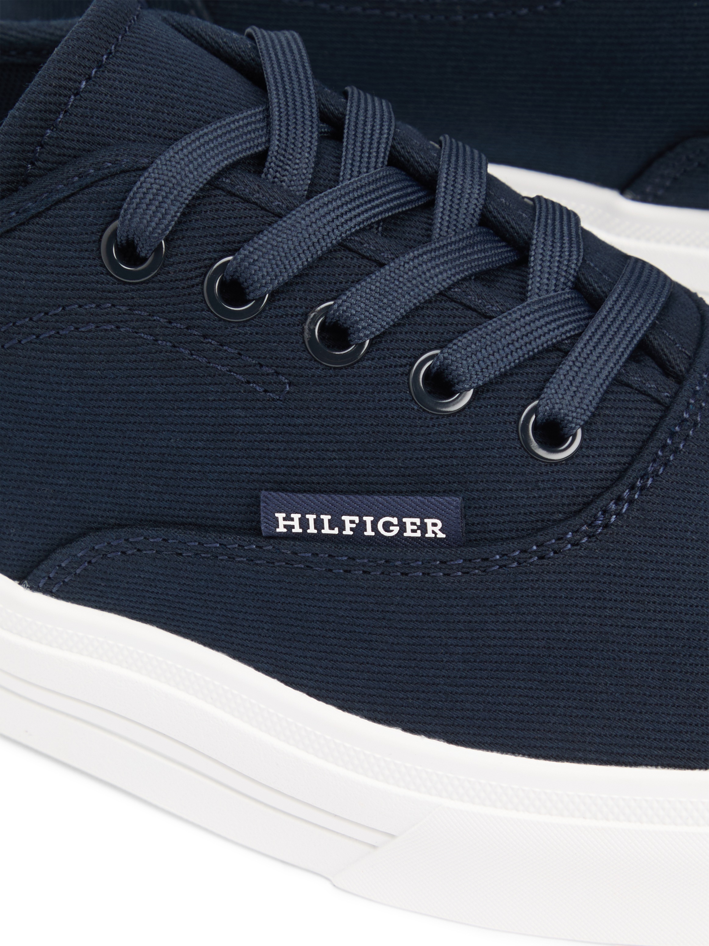 Tommy Hilfiger Sneaker »TH VULC CUP CVS«  Freizeitschuh, Halbschuh, Schnürschuh mit Kontrastbesatz an der Ferse