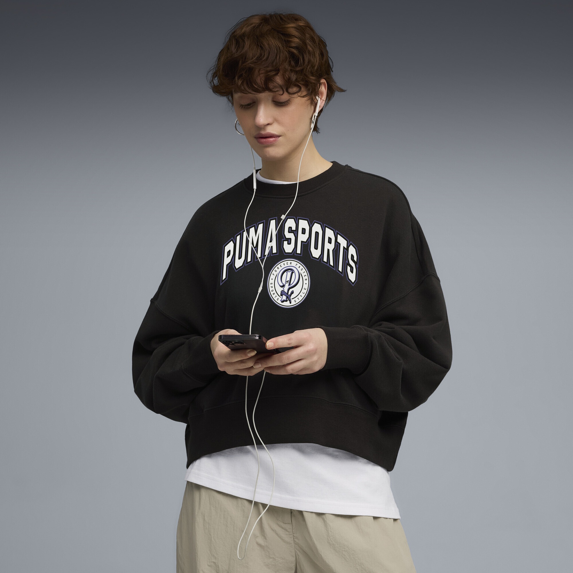 PUMA Sweatshirt »Wardrobe Essentials Sports Legacy Oversized Graphic Crew«