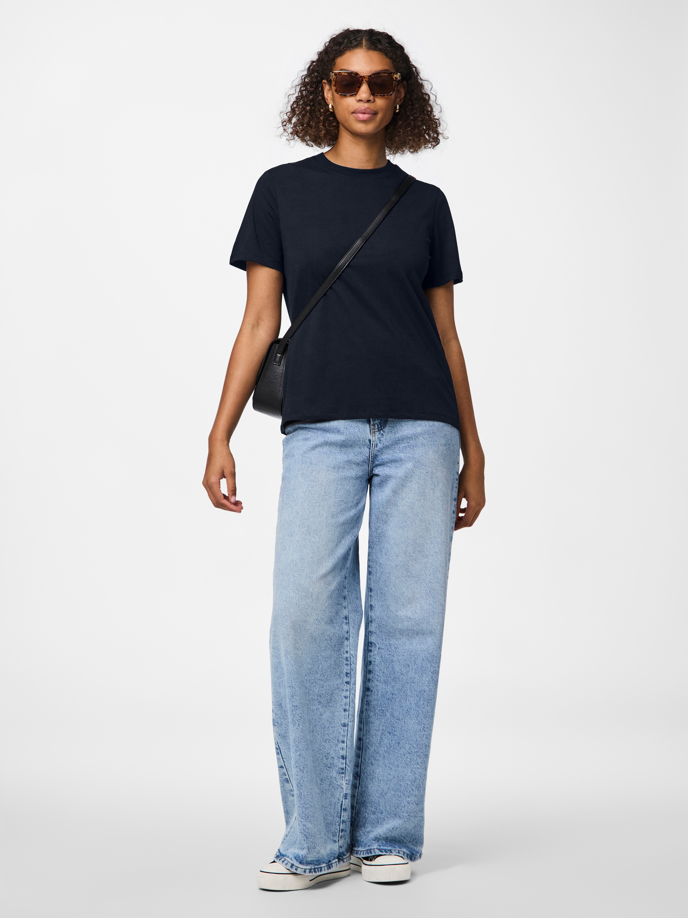 pieces Rundhalsshirt »PCRIA SS SOLID TEE NOOS BC« Baumwolle, regular fit