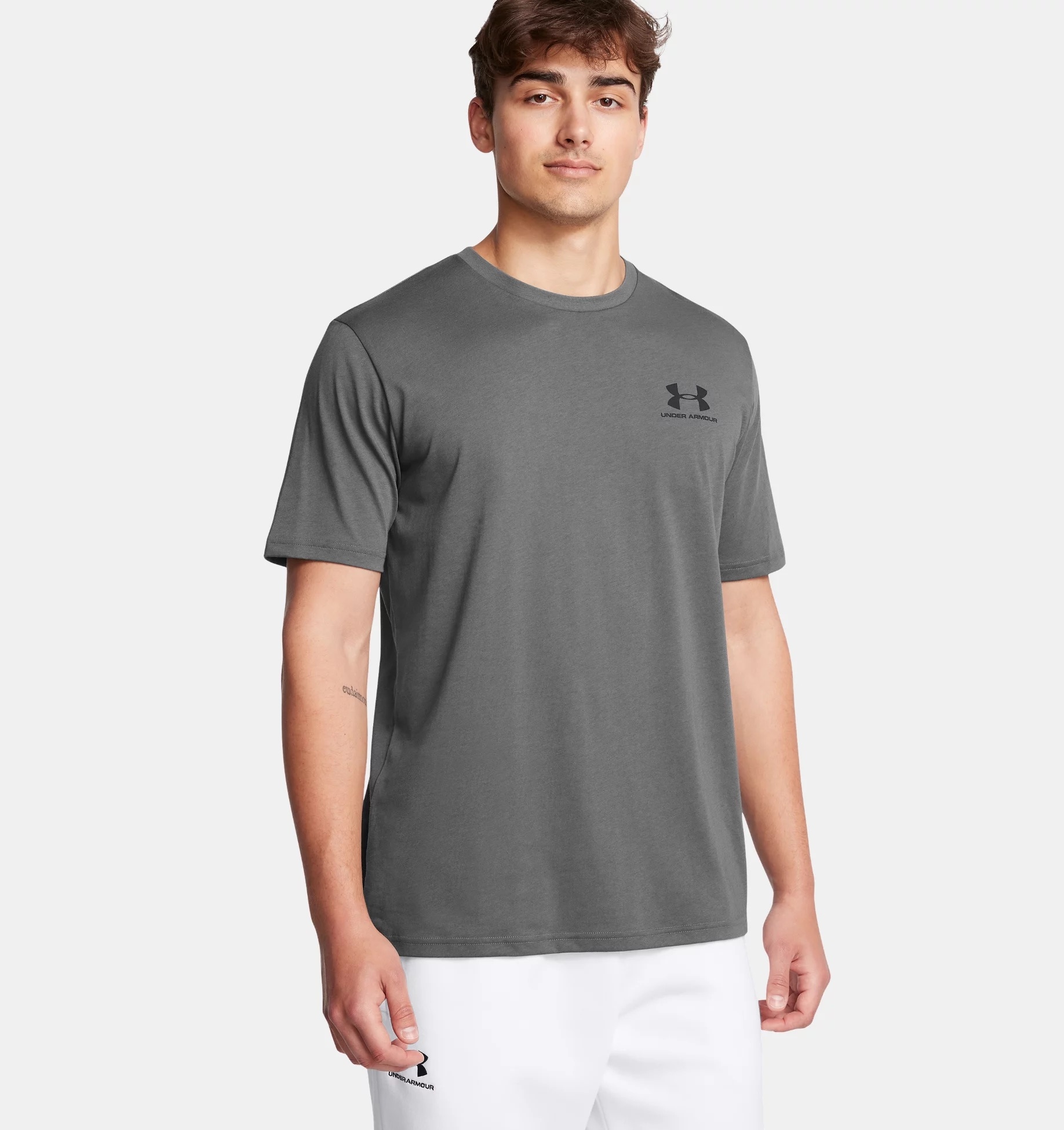 Under Armour "UA M SPORTSTYLE LC SS" kurzärmliges Design, mit Rundhalsausschnitt, gerader Abschluss