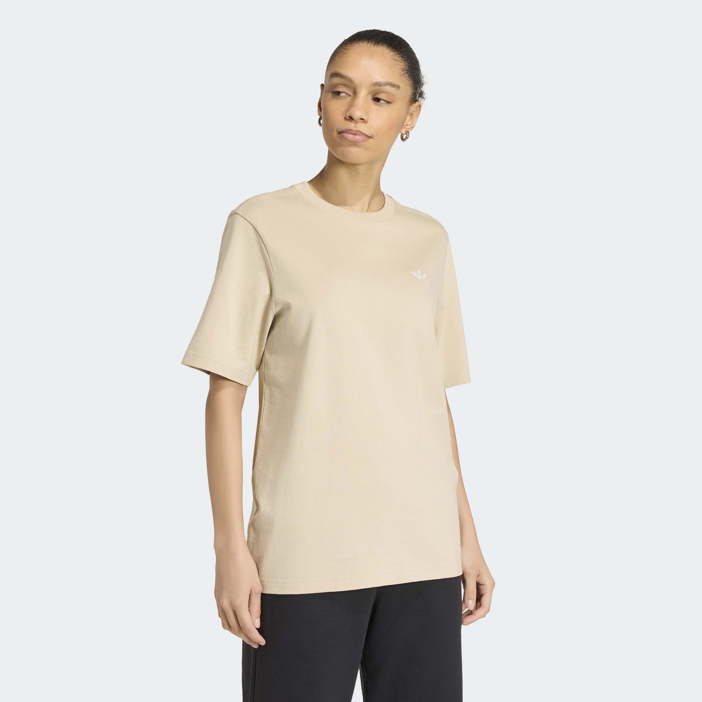 adidas Originals T-Shirt "ESSENTIALS, LOCKER GESCHNITTEN" für Erwachsene, mit sportlichem Stil, Kurzarmdesign, ohne Verschluss