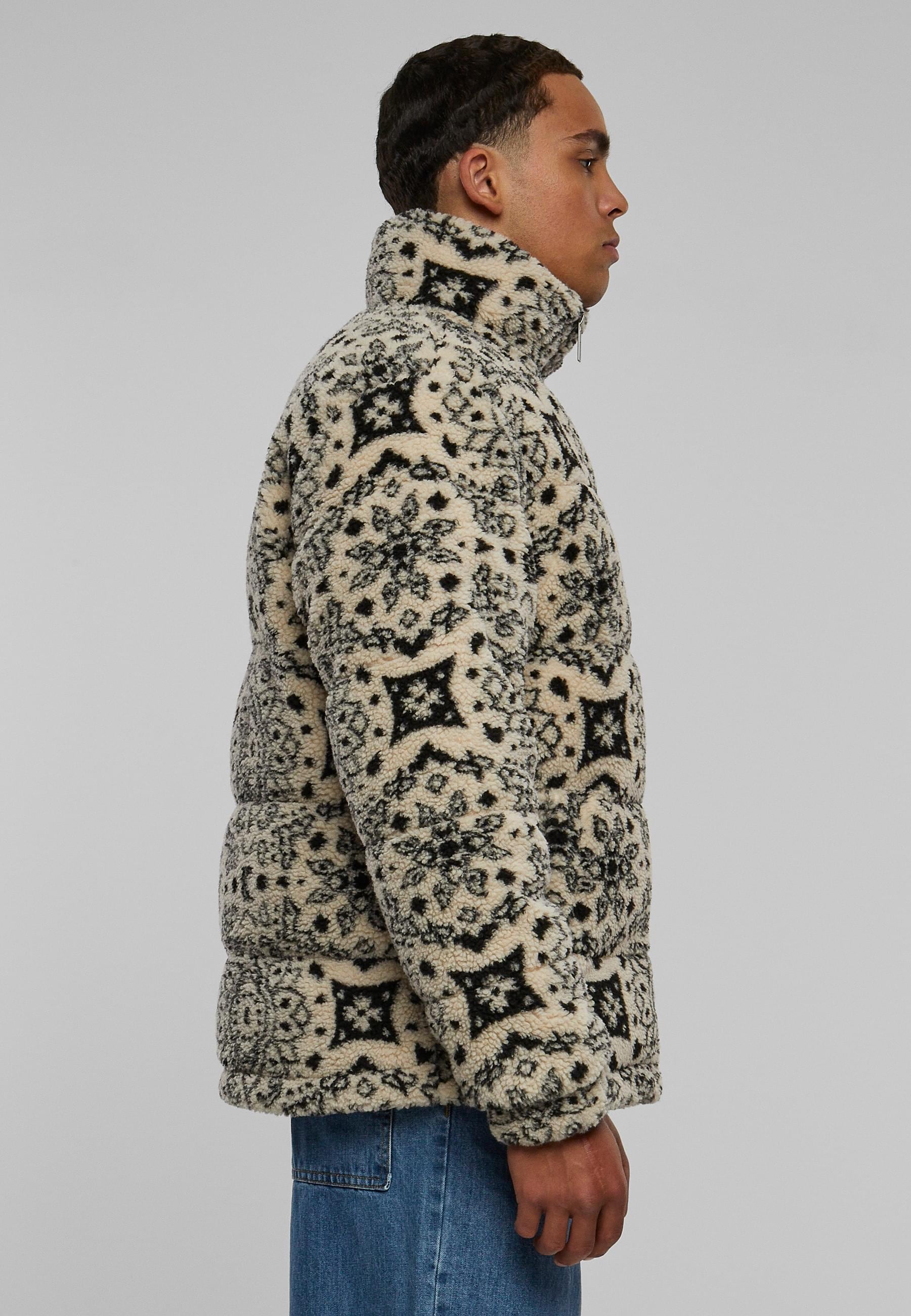 Karl Kani Allwetterjacke »Karl Kani Damen KM233-024-1 KK Og Paisley Teddy Puffer Jacket«, (1 St.), ohne Kapuze
