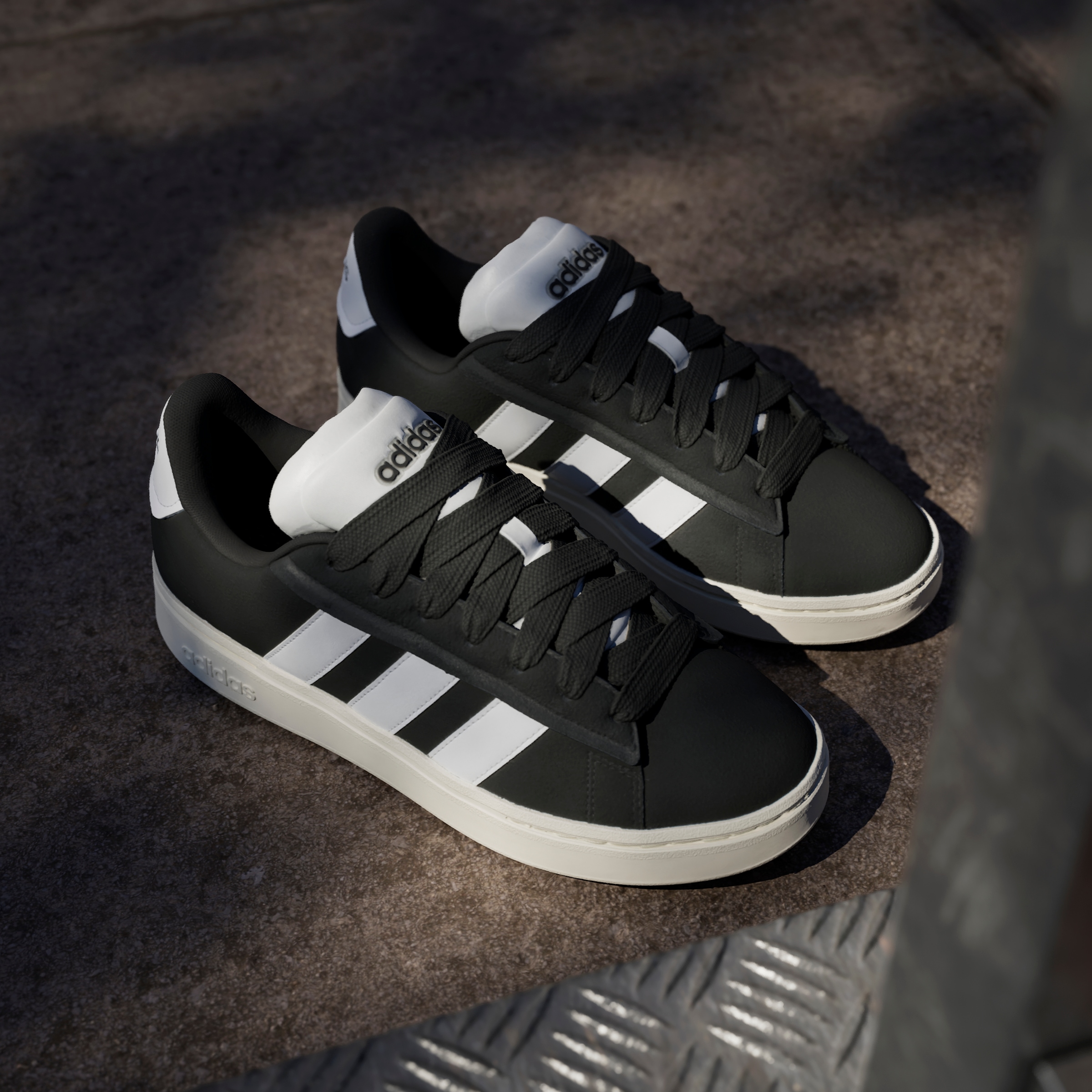 adidas Sportswear Sneaker »GRAND COURT ALPHA«, Design inspiriert vom adidas Campus 00