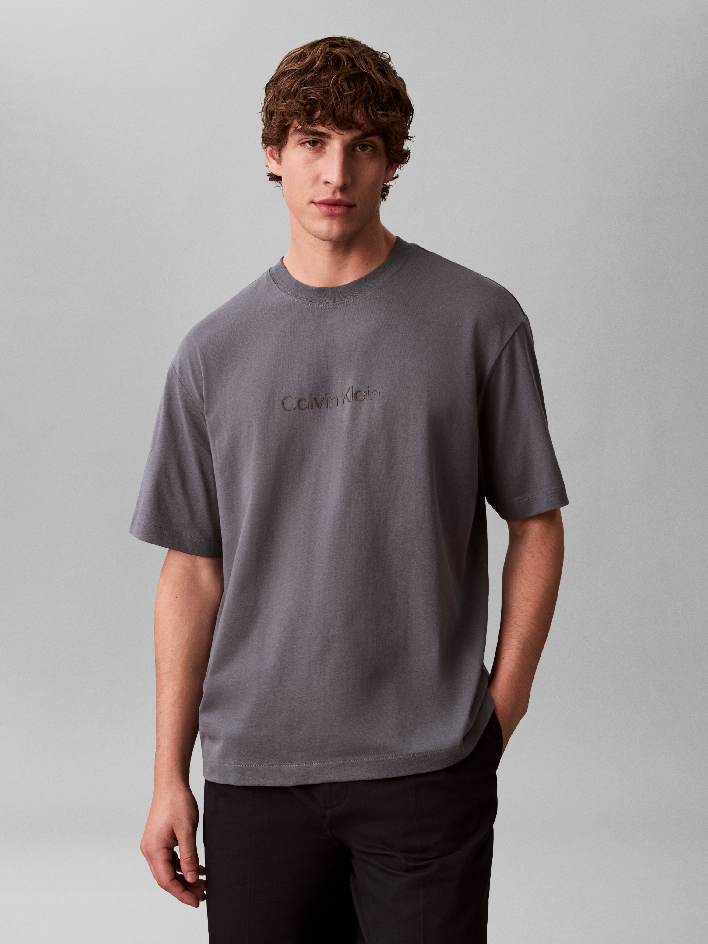 Calvin Klein T-Shirt "SS RLXD STANDARD LOGO CREWNK TEE" Rundhalsausschnitt, günstig online kaufen