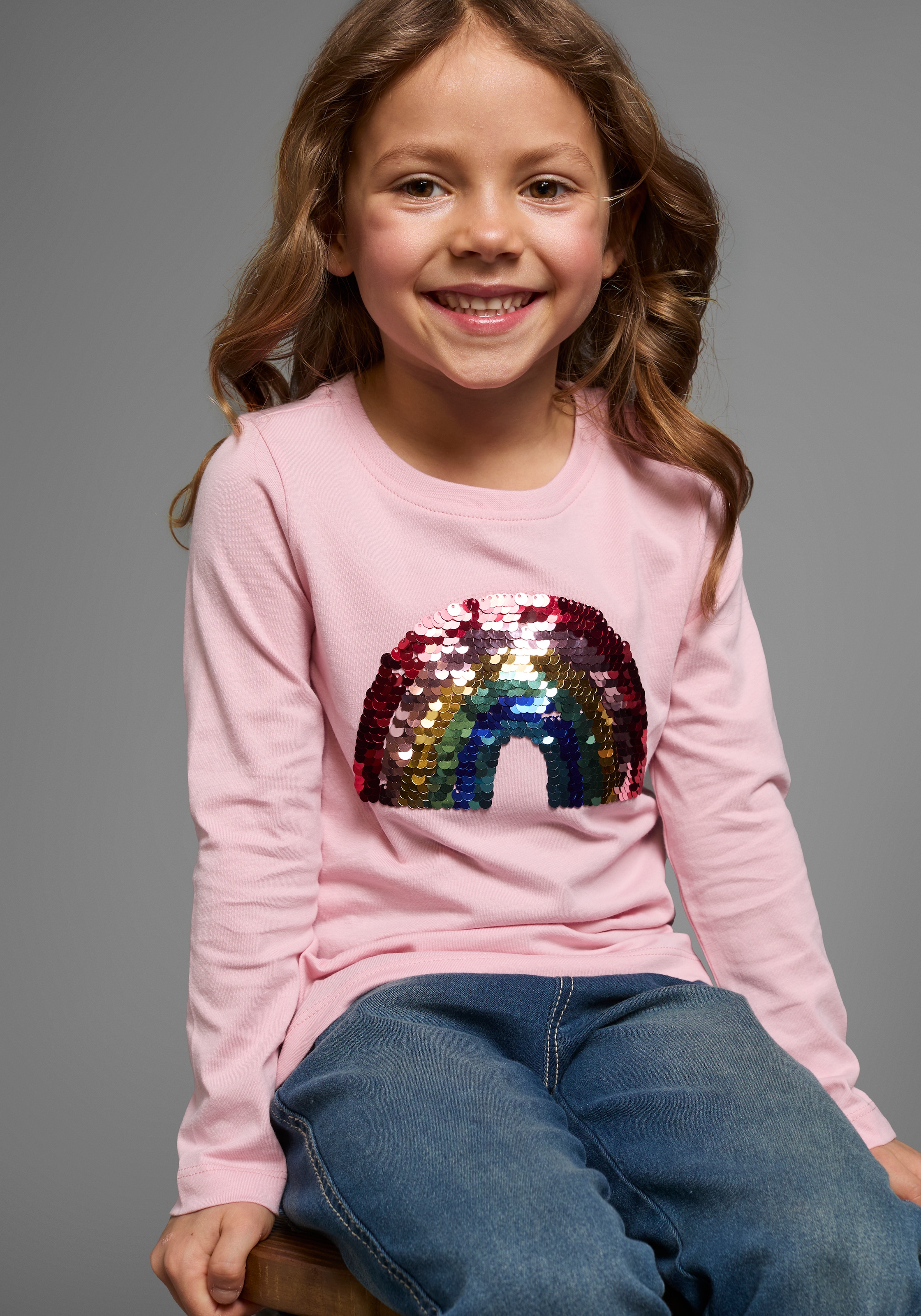 KIDSWORLD Langarmshirt »Regenbogen«, Langarm, Basic-Passform, mit schimmernden Pailletten-Applikationen