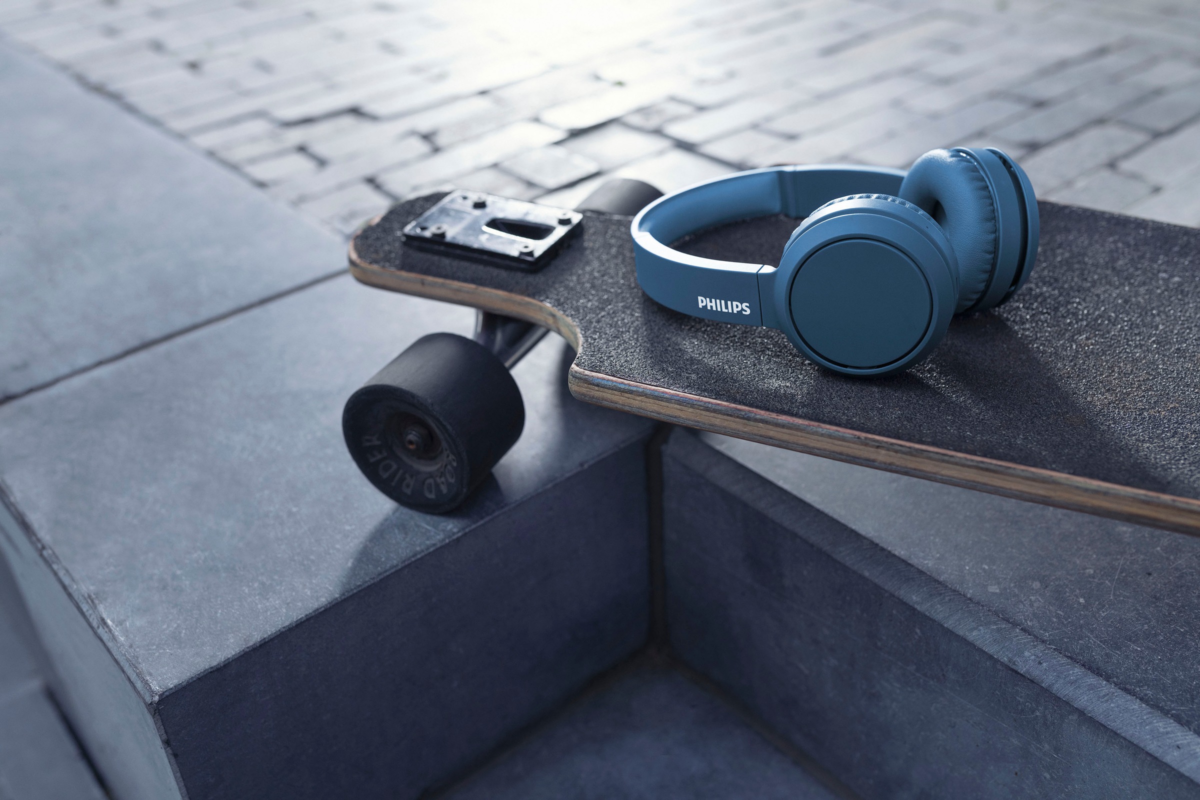 Philips On-Ear-Kopfhörer »TAH4205«, Bluetooth-A2DP Bluetooth-AVRCP Bluetooth-HFP-HSP, integrierte Steuerung für Anrufe und Musik-Geräuschisolierung