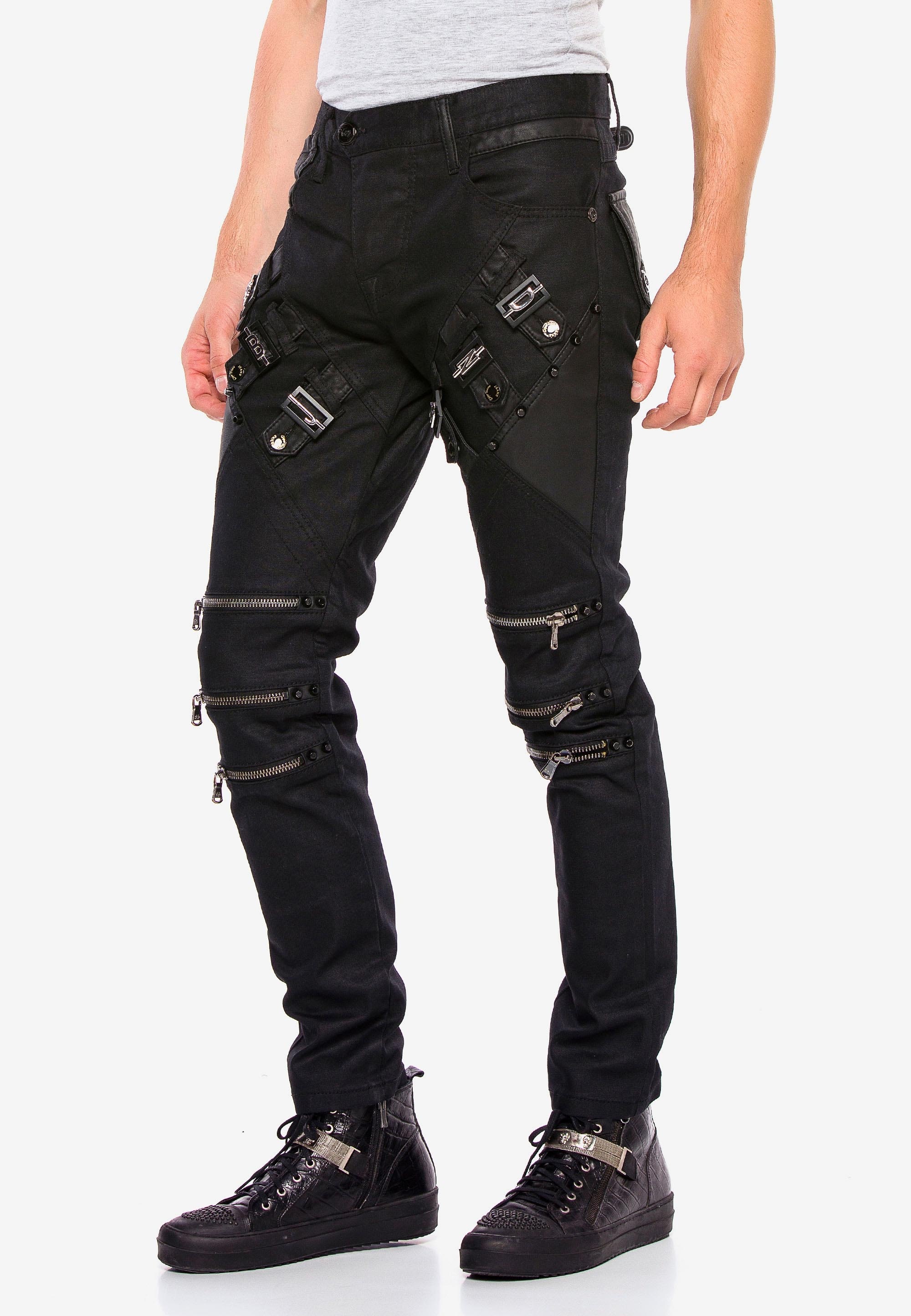 Cipo & Baxx Straight-Jeans, mit coolen Reißverschlussapplikationen