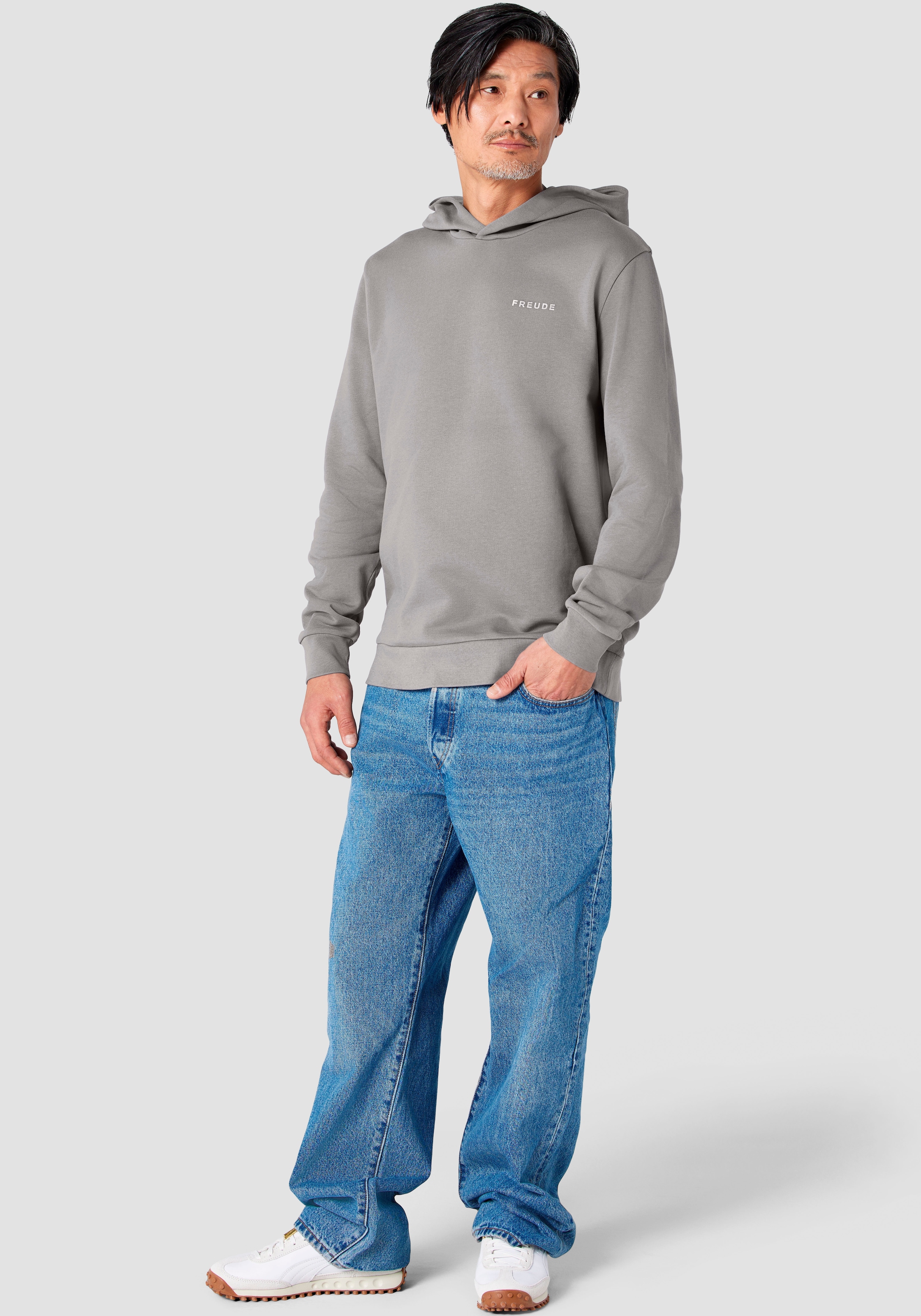 BMW Hoodie, mit Logodruck auf Brusthöhe