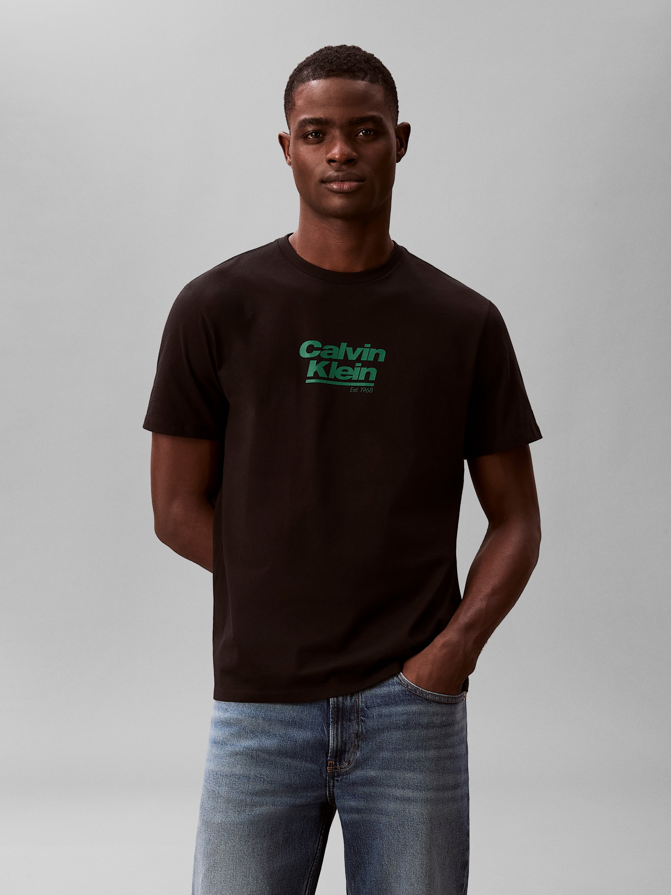 Calvin Klein T-Shirt Rundhalsausschnitt, Regular Fit, Logoschriftzug