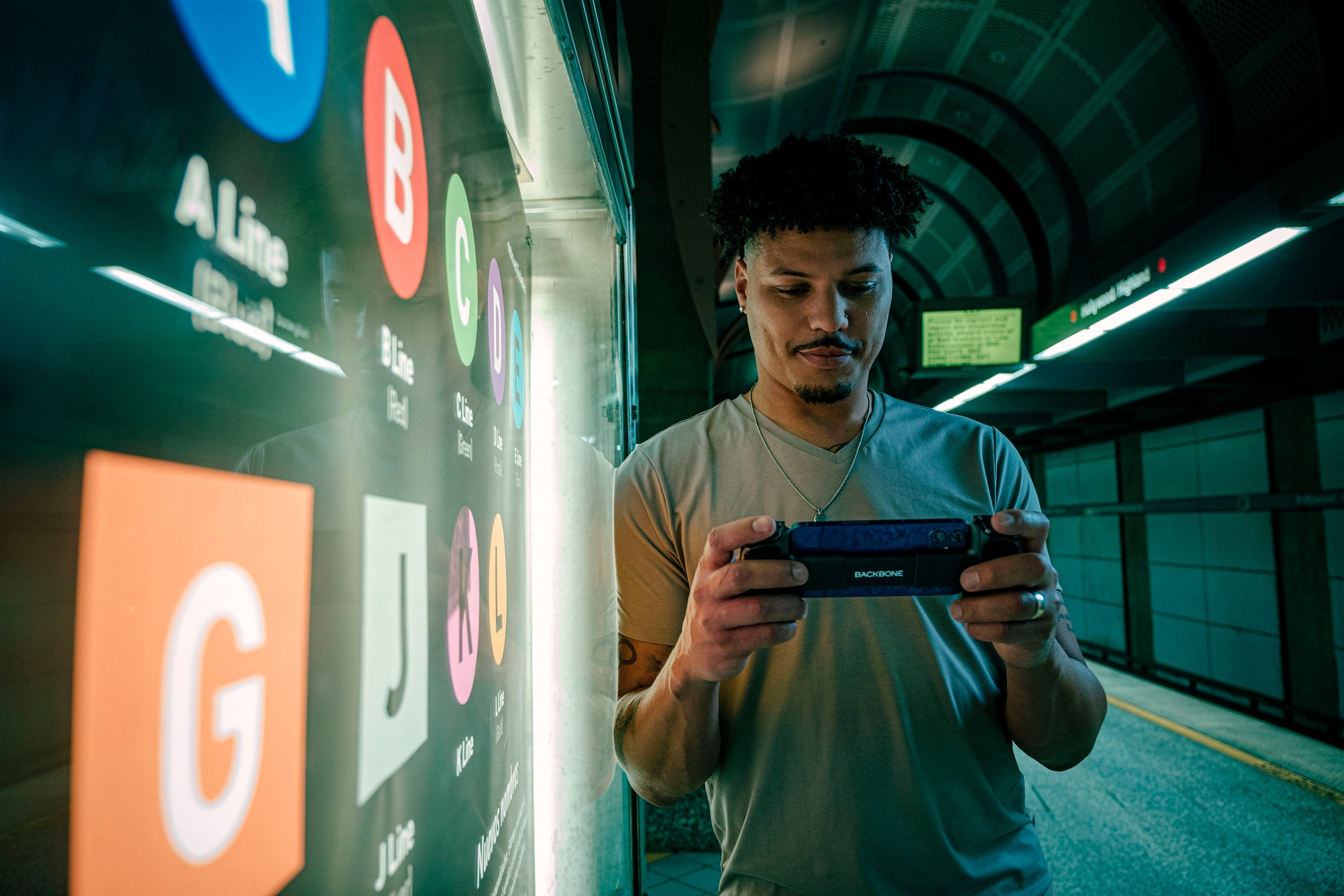 Controller »Mobiler Gaming-Controller für die iPhone 15/16-Serien und Android«