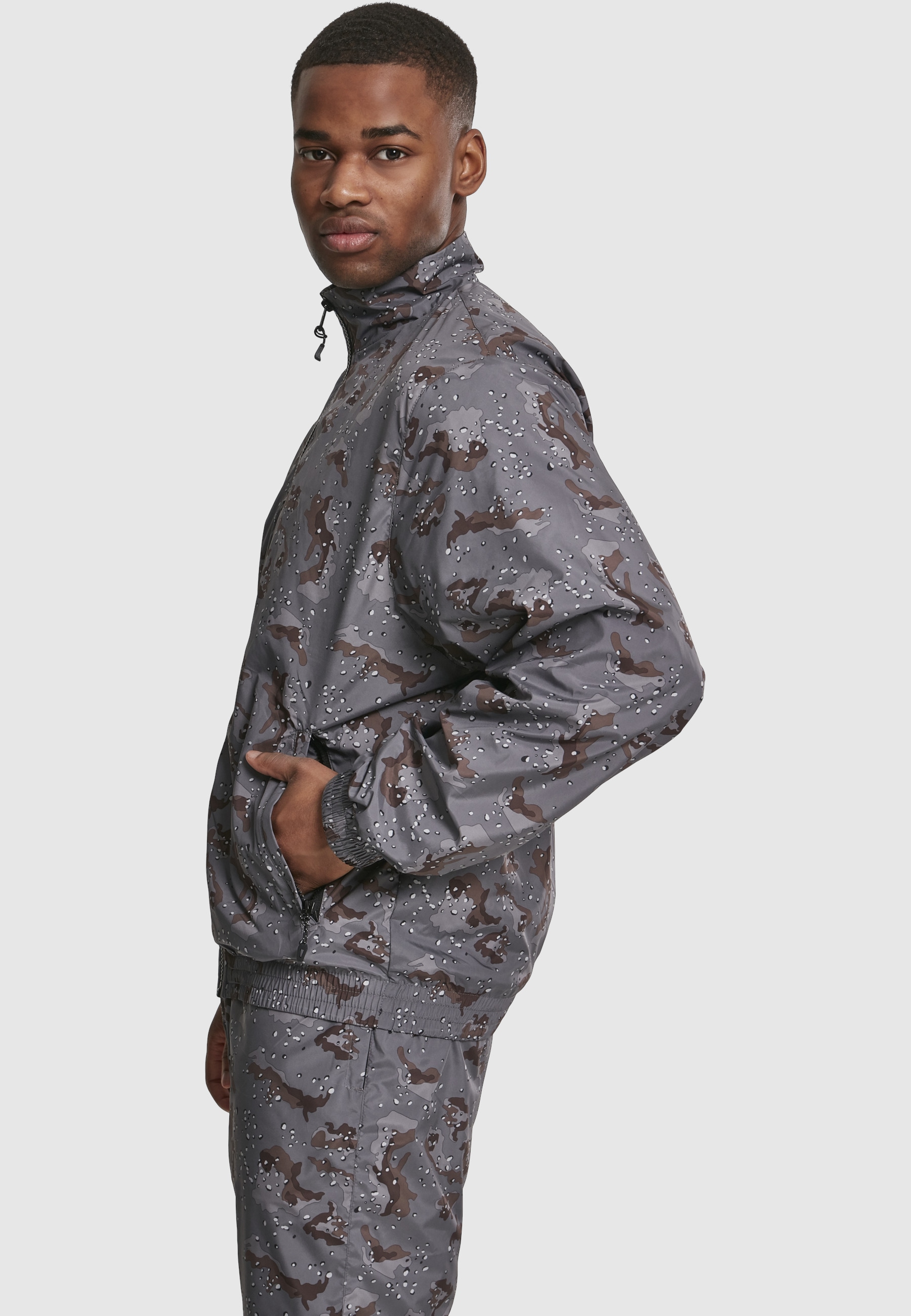 URBAN CLASSICS Anorak »Urban Classics Herren Camo Track Jacket« 1 Stk. tlg. ohne Kapuze