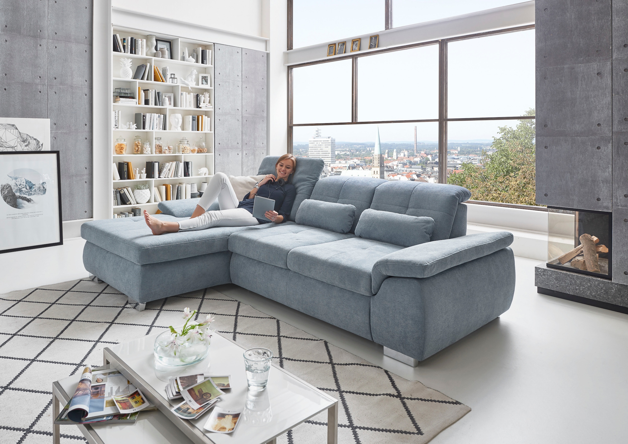 Die PlanBar Ecksofa »MP-IN16037 L-Form mit Federkern-Polsterung«, mit Sitztiefenverstellung & Zierkissen