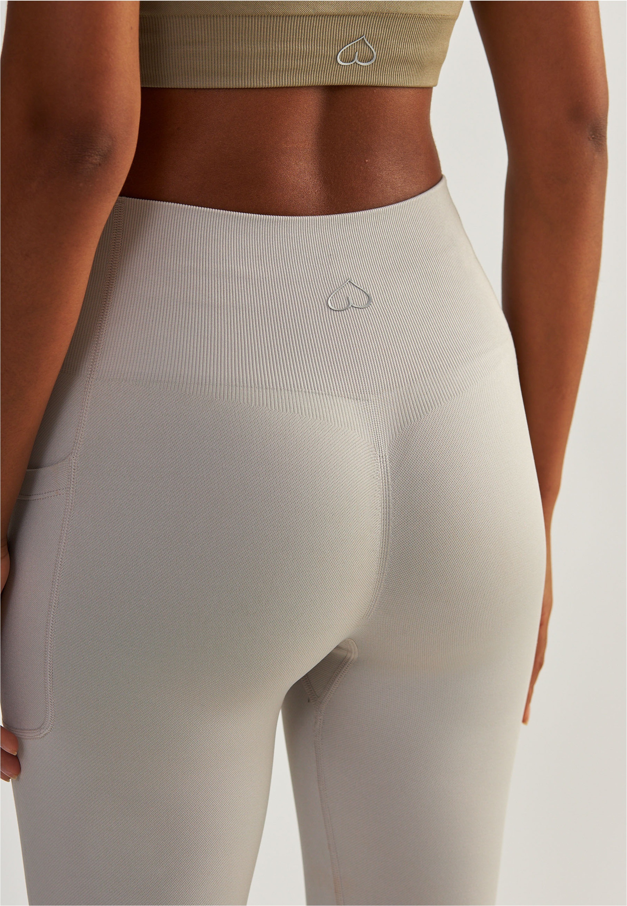 BeShaped Sporthose »Lift Me Up«, (1 tlg.), mit atmungsaktiver Eigenschaft