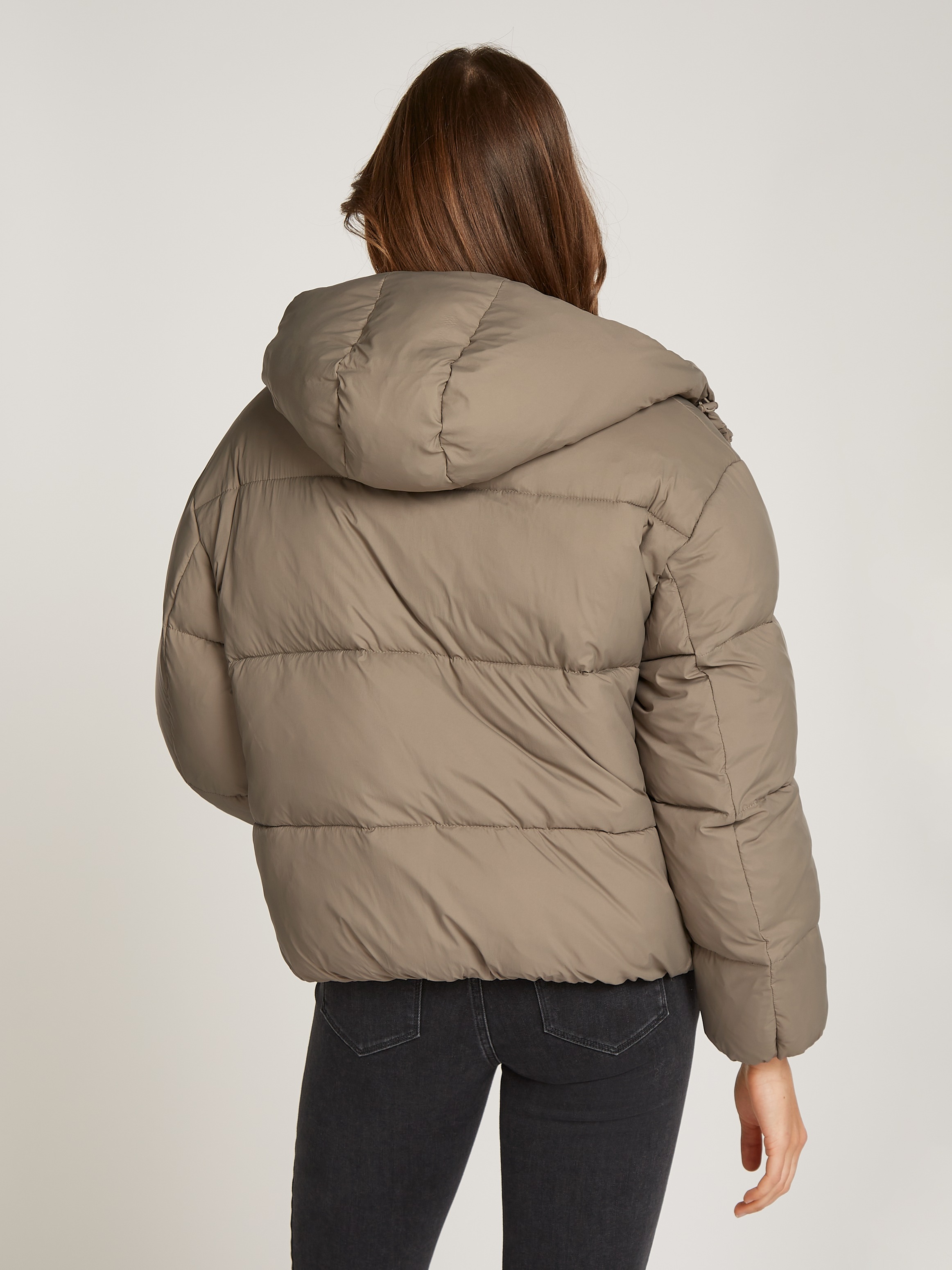 Calvin Klein Jeans Steppjacke »LOGO SHORT HOODED PUFFER«, mit Kapuze, mit Logoprägung