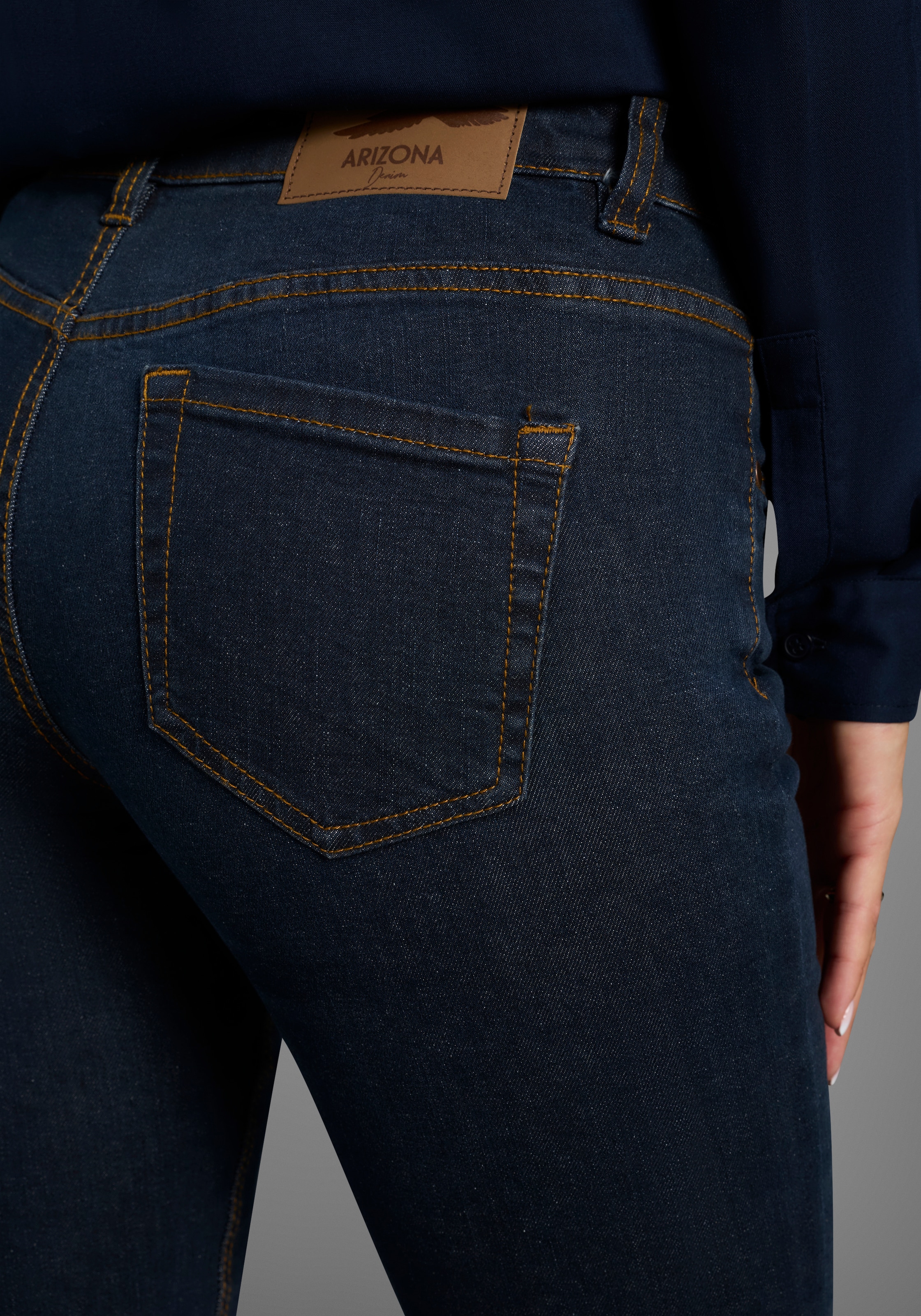 Arizona Bootcut-Jeans »Bund mit seitlichem Gummizugeinsatz«, hohe Leibhöhe, Bootcut, mit Stretch, klassischer 5-Pocket-Style