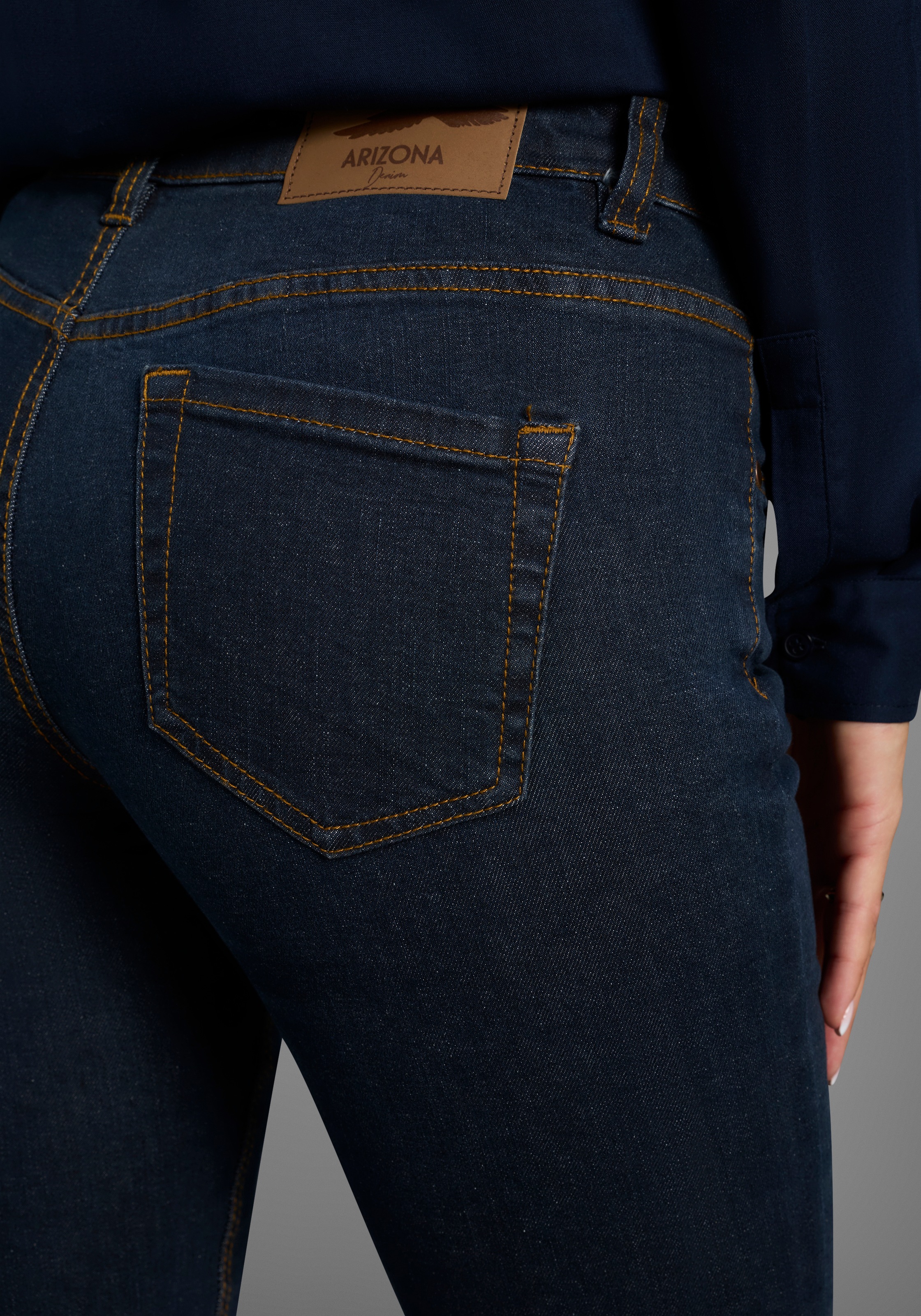 Thumbnail - Arizona Bootcut-Jeans "Bund mit seitlichem Gummizugeinsatz" hohe Leibhöhe, Bootcut, mit Stretch, klassischer 5-Pocket-St...