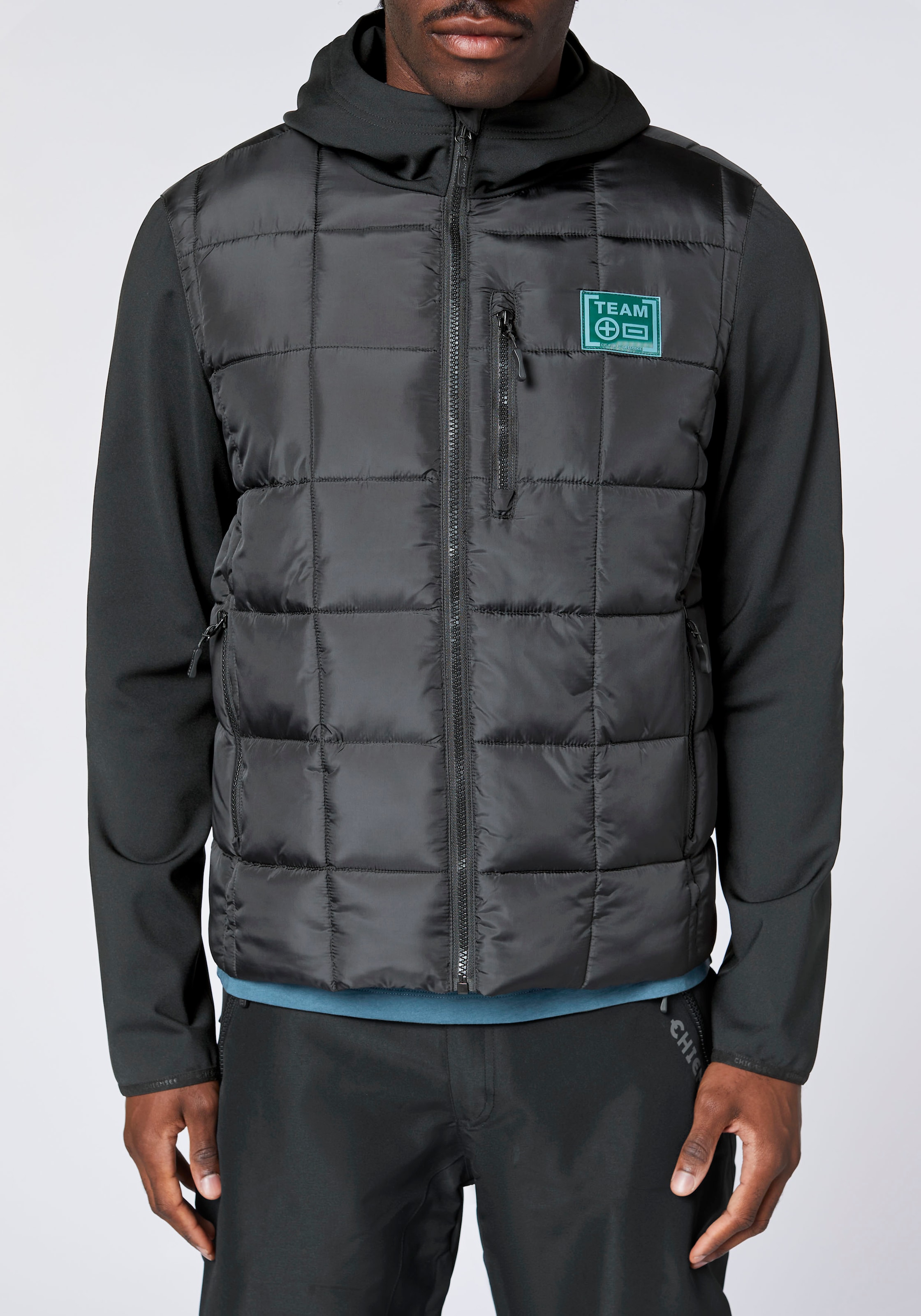 Chiemsee Funktionsjacke mit Kapuze - mit modisch gestepptem Mittelbereich<br/>