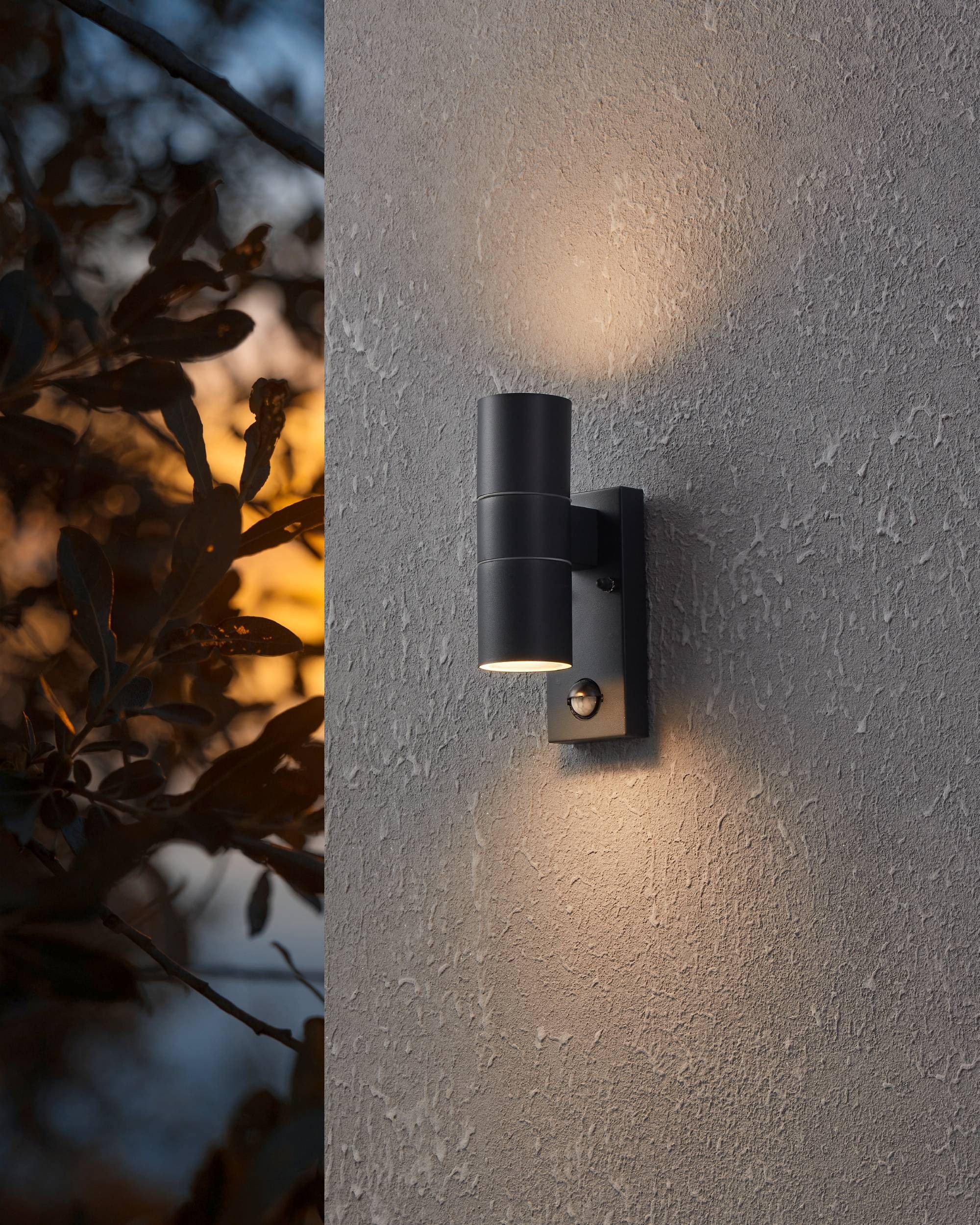 EGLO Wandleuchte »Riga 5 Außen-Wandlampe, Außenleuchte, IP44, Deckenleuchte, Lampe« GU10 1 Stk. Wand-/Deckenleuchte - L6,5 x H21,5 x AL11cm - anthrazit - 2X2,8W inkl.