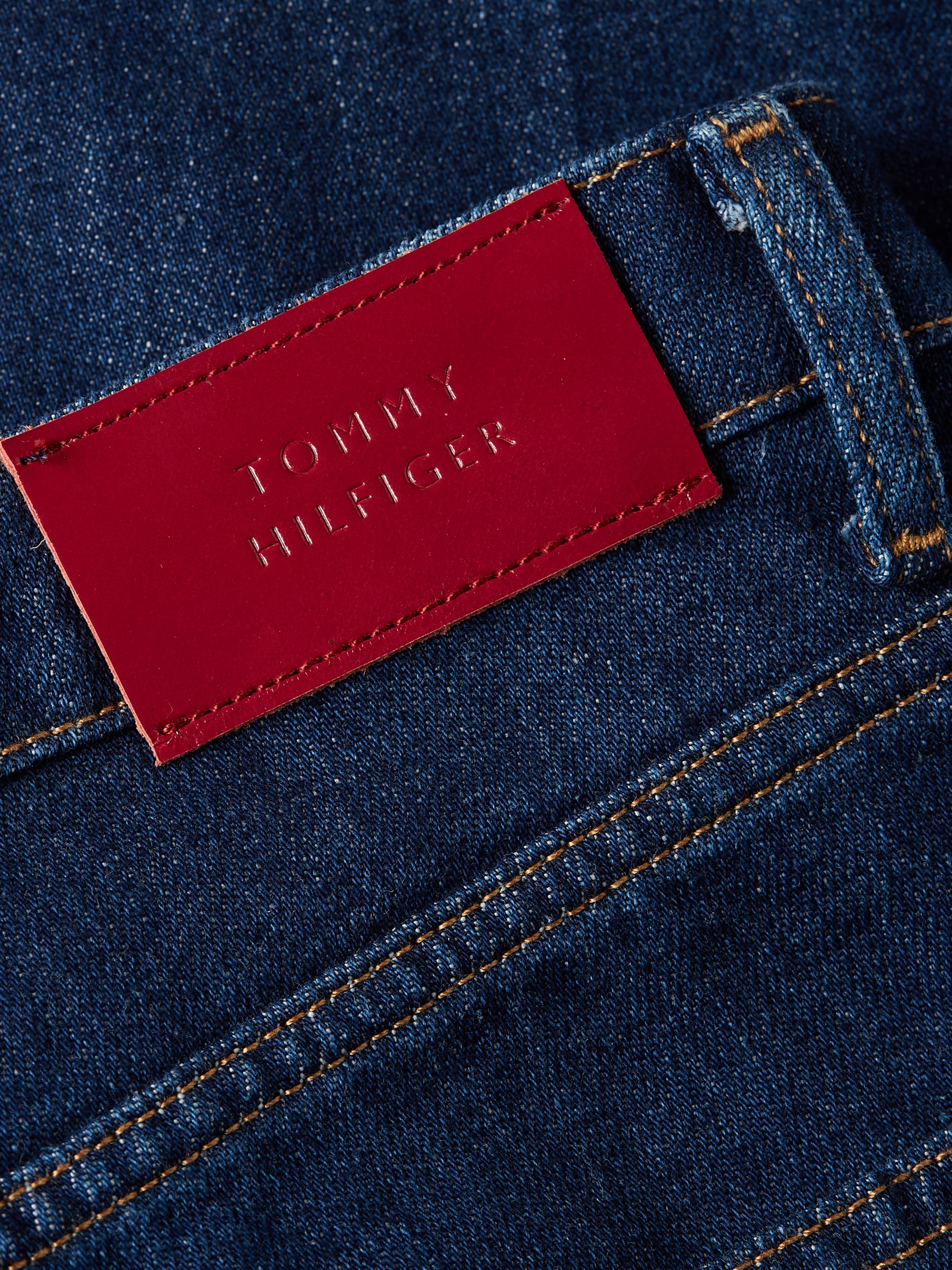 Tommy Hilfiger Straight-Jeans »CLASSIC STRAIGHT Hilfiger Tommy | mit kaufen BAUR HW«, Leder-Badge