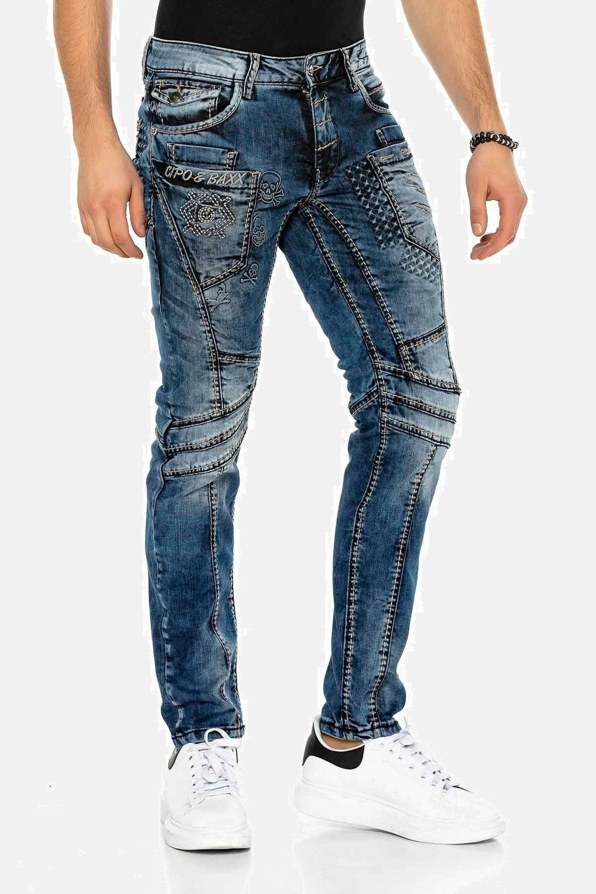 Cipo & Baxx Straight-Jeans »Jeans«, mit rockigen Ziernähten, CD-418