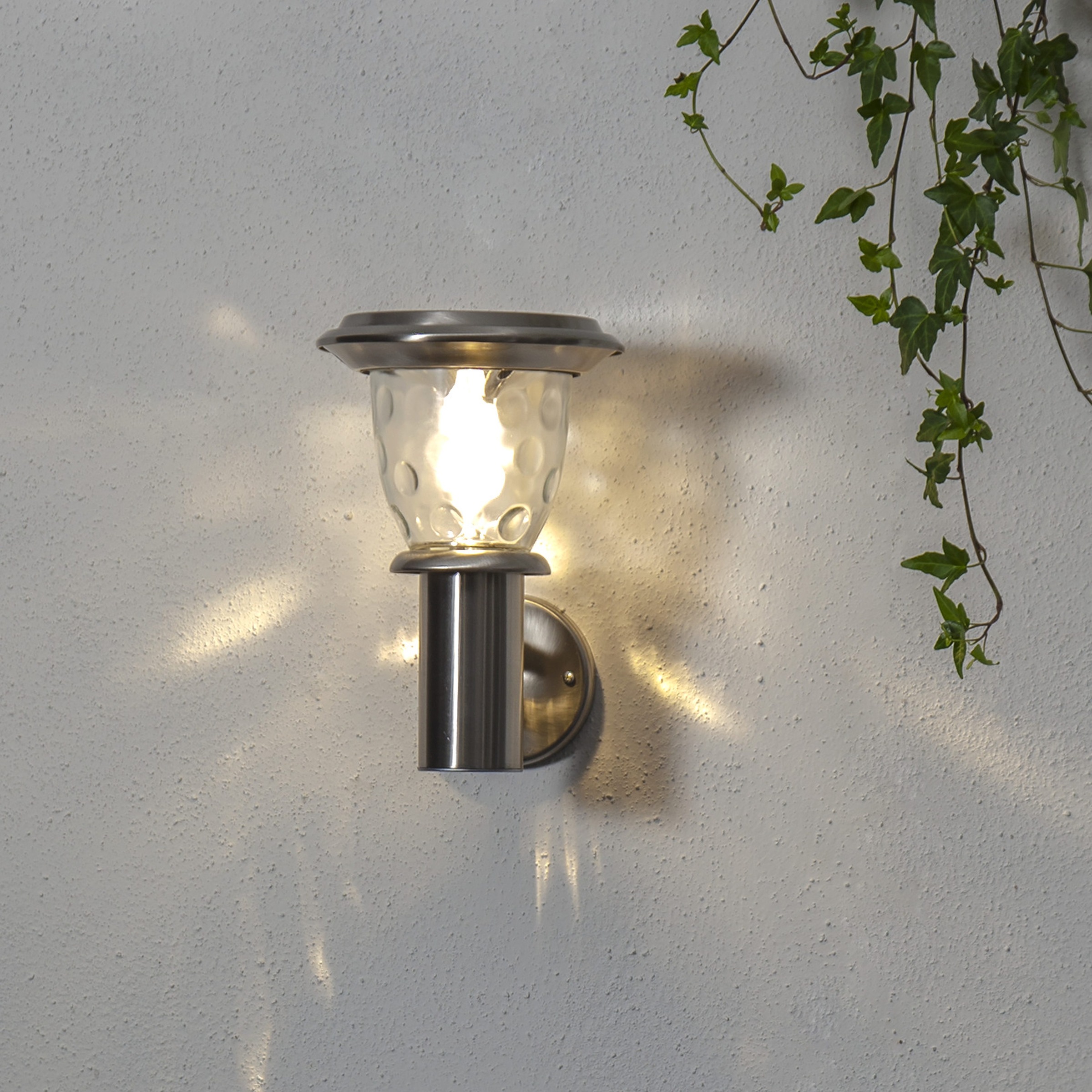 Parforce Traditional Hunting LED Solarleuchte »Solar-Wandleuchte Pireus« LED-Board 1 Stk. Warmweiß Bubbly-Glass-Effekt, 20 lm, Dämmerungssensor
