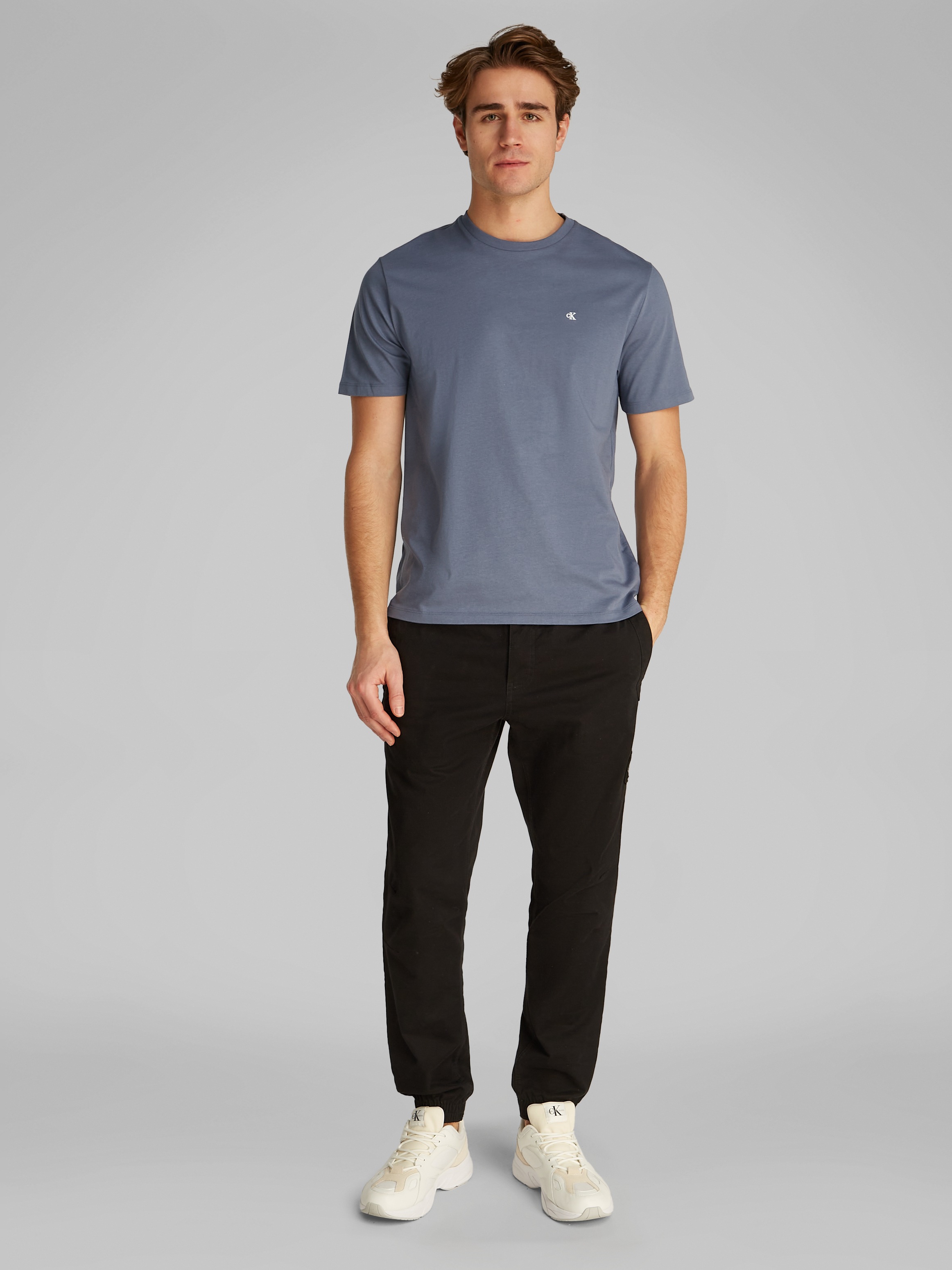 Calvin Klein Jeans T-Shirt »SS SMOOTH CTTN SOLID CREWNK TEE«, mit Logo