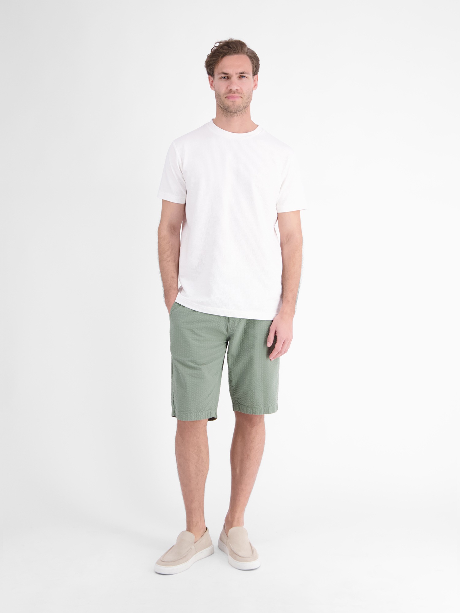 LERROS Chinoshorts »Chino-Shorts aus Baumwolle in leichter Seersucker-Qualität«
