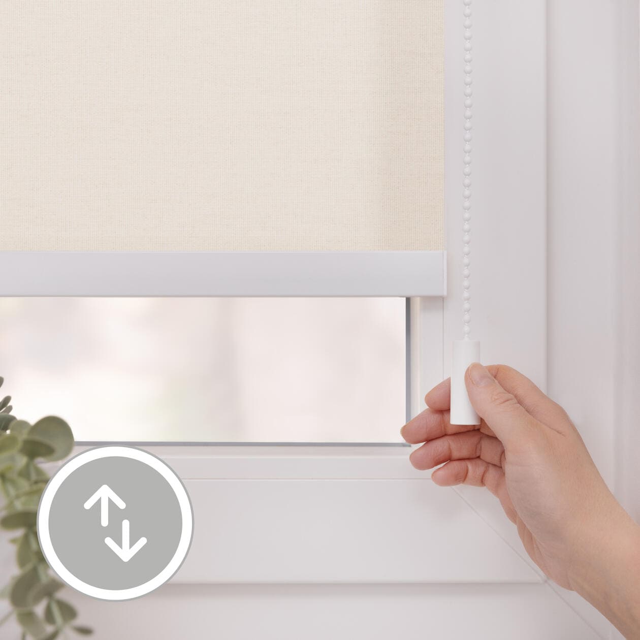 LICHTBLICK ORIGINAL Rollo »Klemmfix, ohne Bohren«, blickdicht, Blendschutz-Sichtschutz, mit Bohren/ohne Bohren, freihängend, Steuerbar mit Bluetooth-App, integrierter Elektromotor und Akku