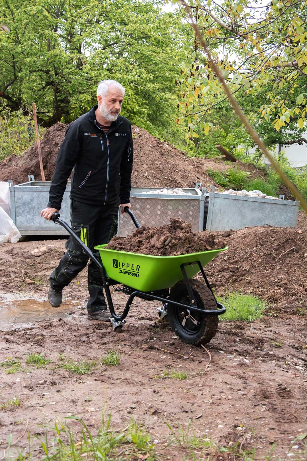 ZIPPER Motorschubkarre, ideal für den Transport von Schüttgütern rund um Haus, Hof und Garten