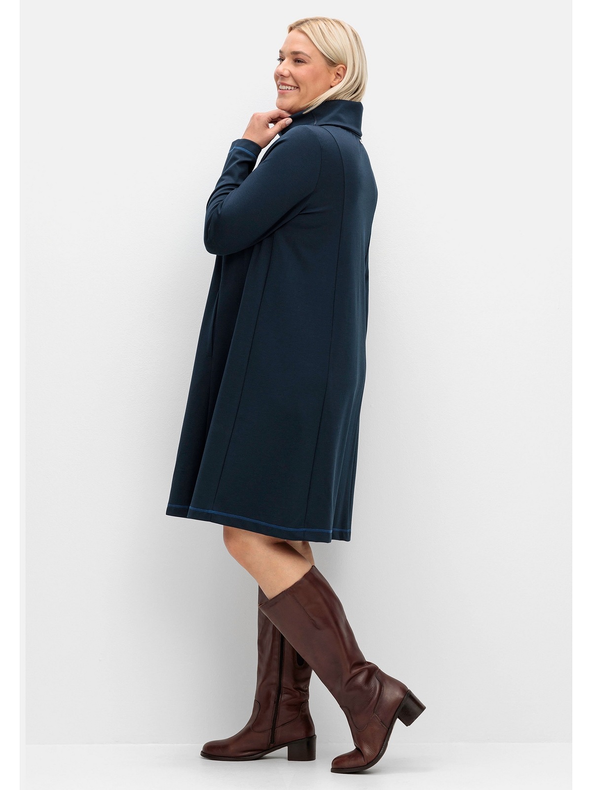 Sheego Jerseykleid BAUR | und Rollkragen für Taschen »Große kaufen Größen«, A-Linie, mit in