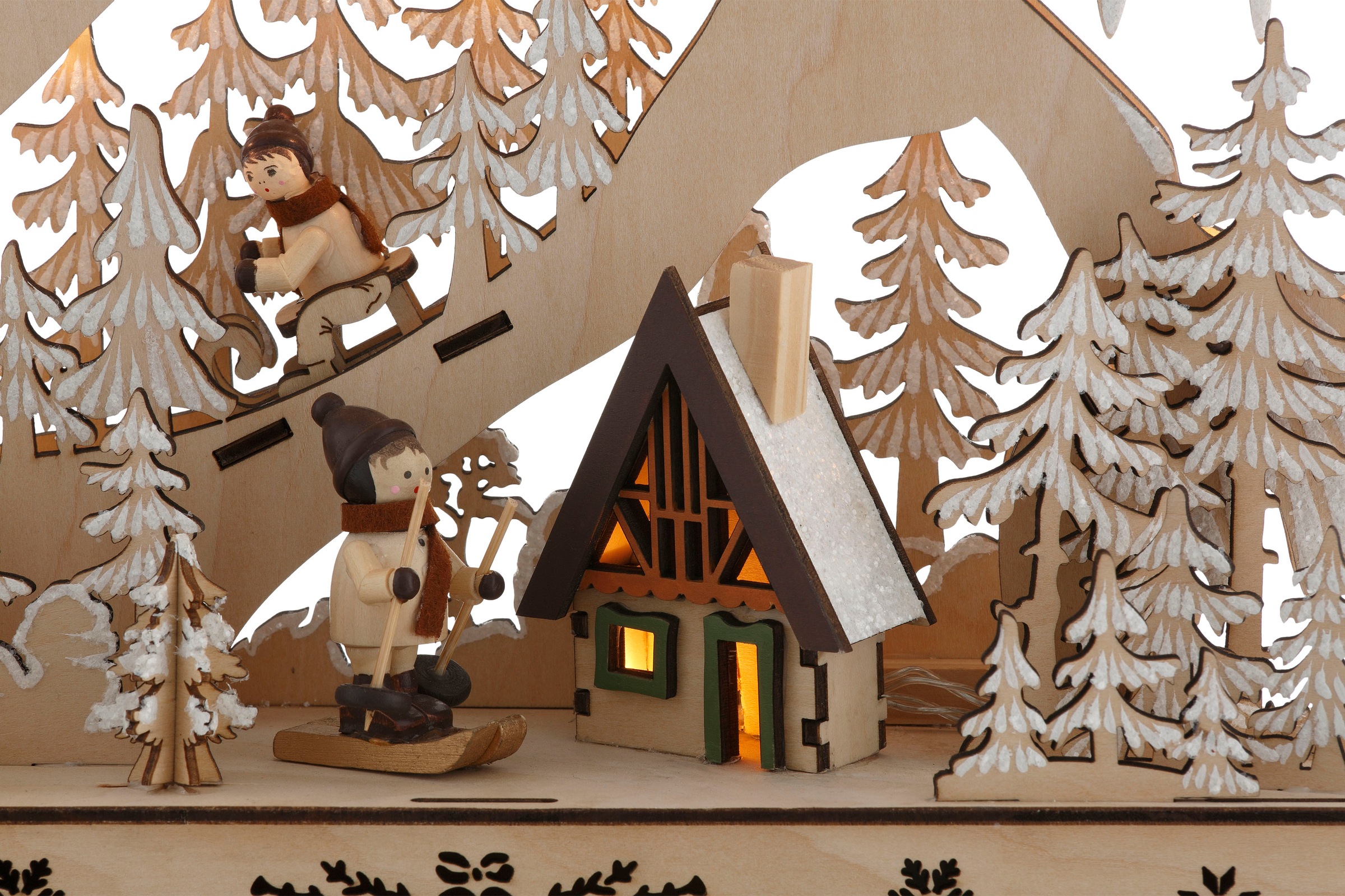 OTTO home Dekobaum »Weihnachtsdeko, Schneelandschaft, mit LED Beleuchtung«, mit Hütte und Skifahrern, Höhe ca. 48 cm